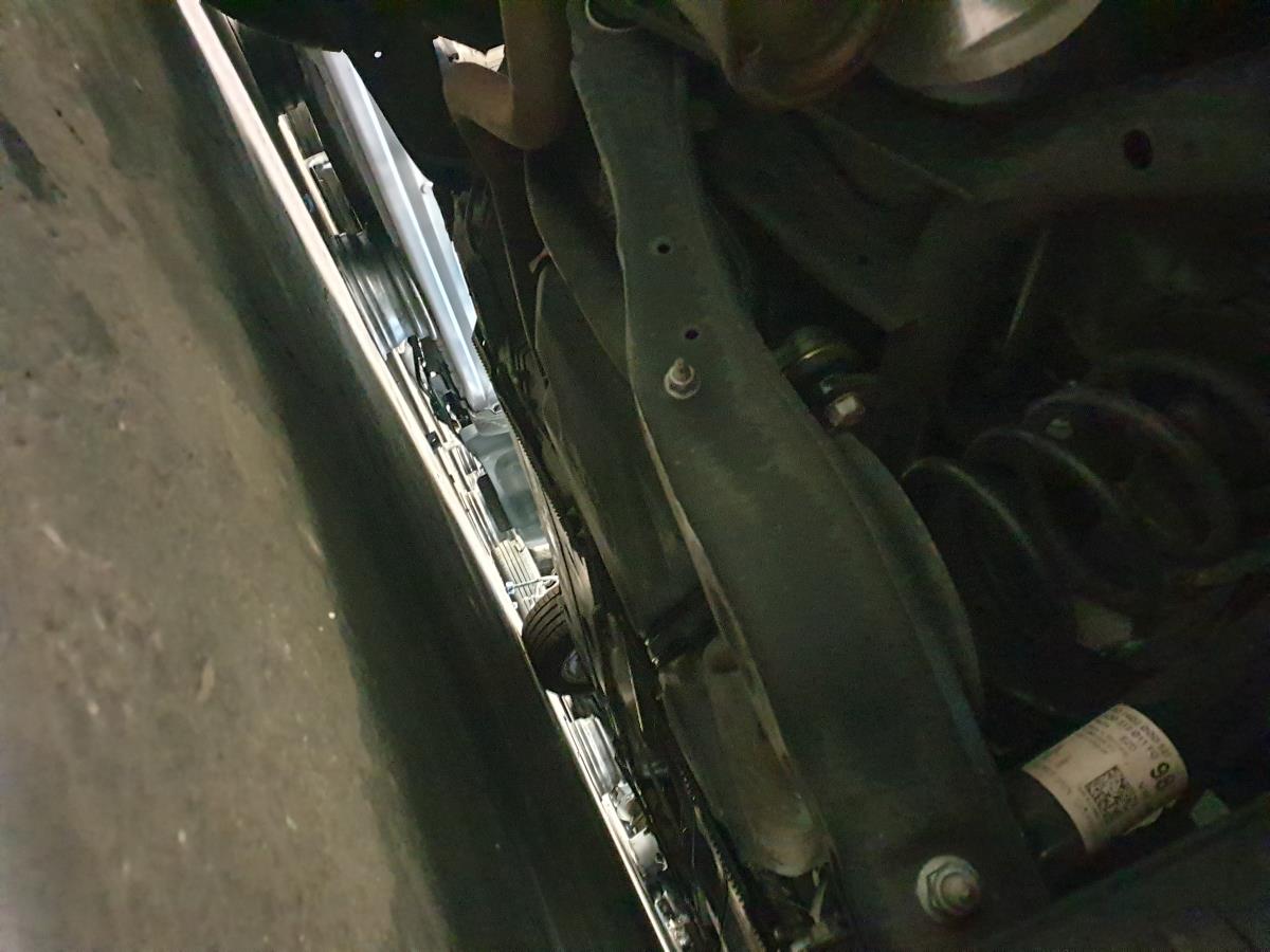 Braccio di sospensione posteriore destro VOLKSWAGEN Golf VII (5G1, BQ1, BE1, BE2)