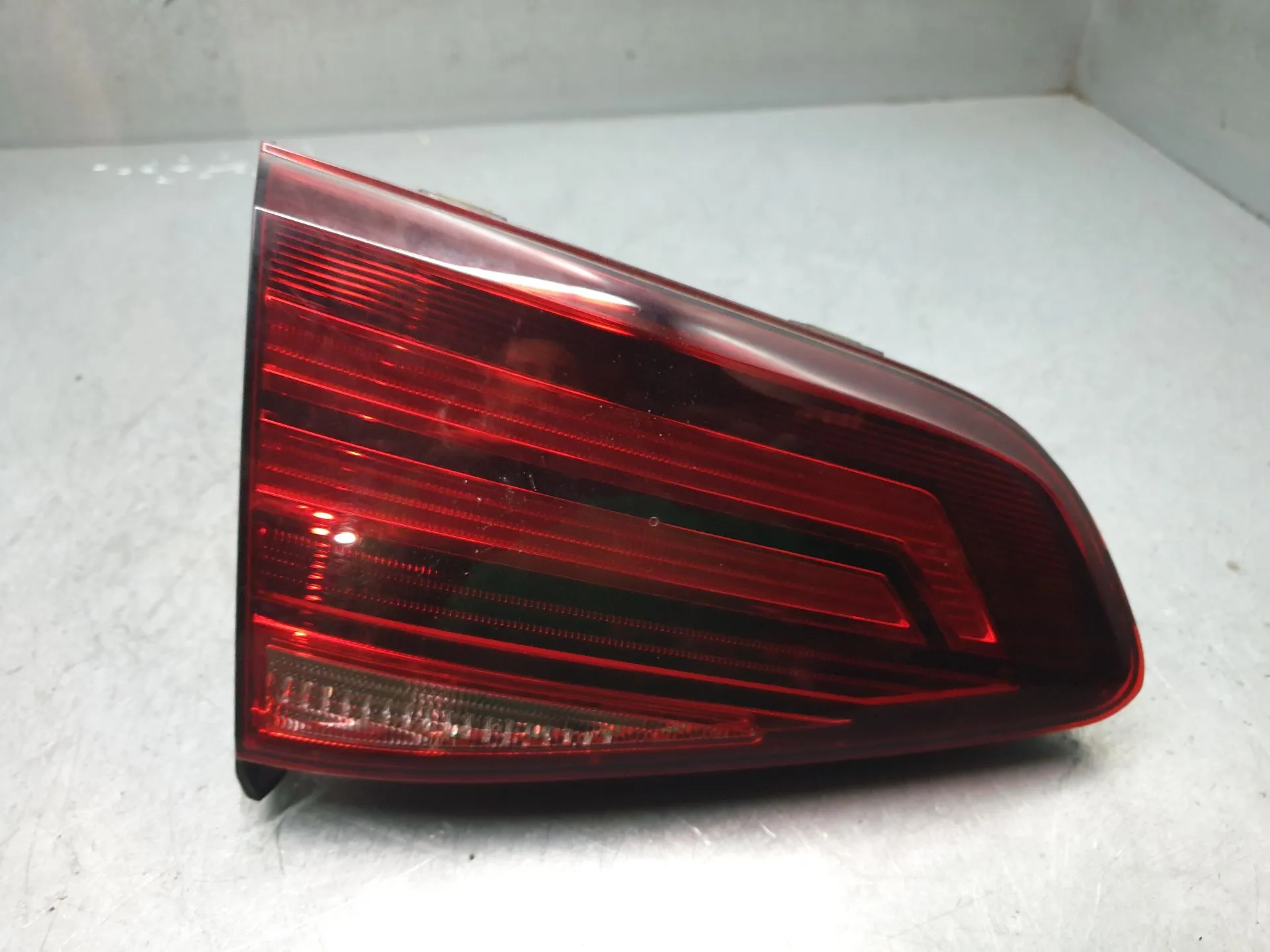 Feu de coffre Gauche VOLKSWAGEN Golf VII (5G1, BQ1, BE1, BE2)