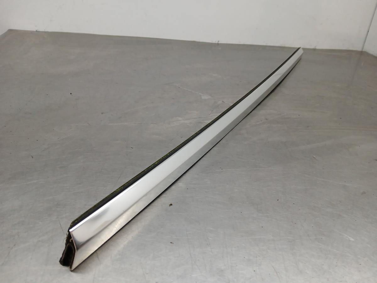 Raspador do vidro da porta frente esquerda TESLA Model 3 (5YJ3) Imagem-1