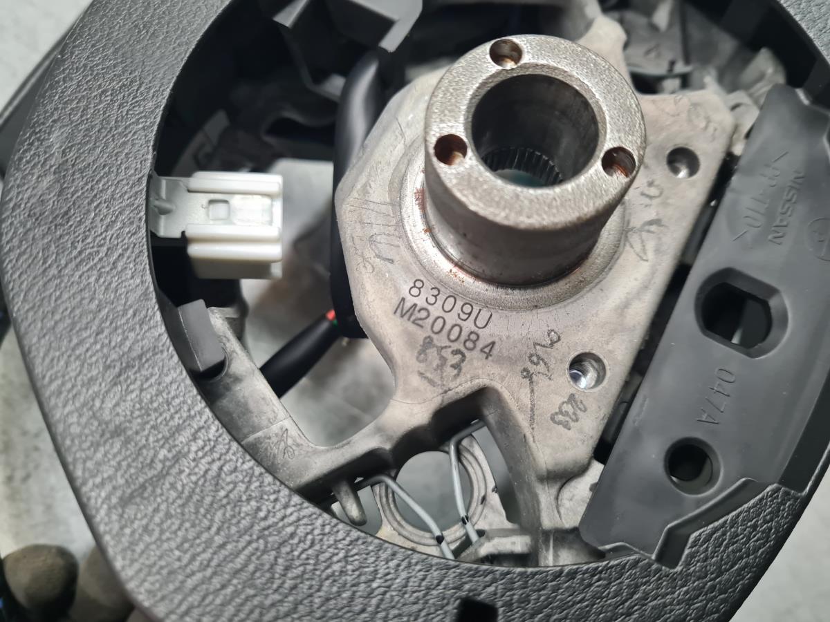 Volante NISSAN Leaf EV (ZE1) Imagem-4