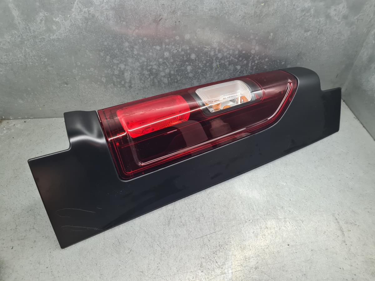 Feu arrière Droite RENAULT Trafic III (FG_)