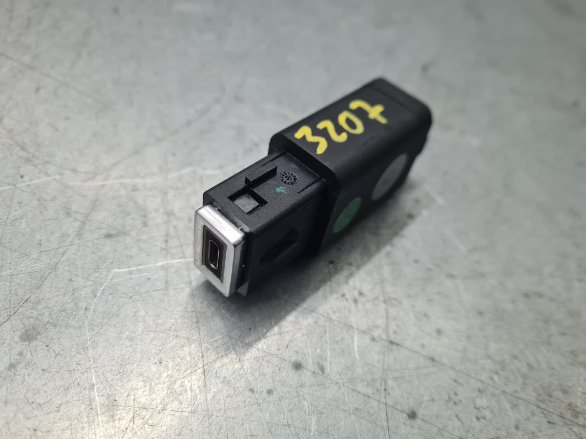Porta Ingresso USB / AUX / iPod PEUGEOT 308 III