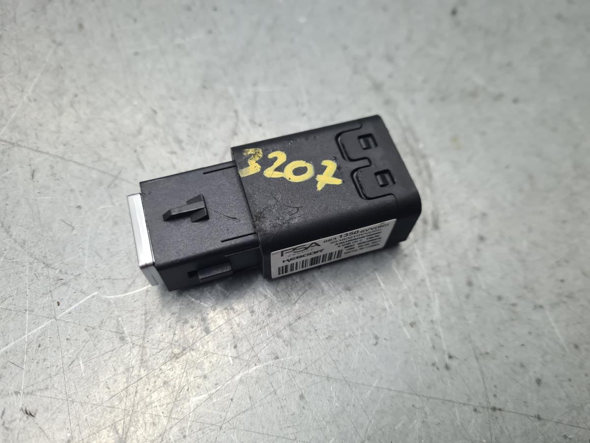 Módulo USB / AUX / IPOD PEUGEOT 308 III Imagem-1