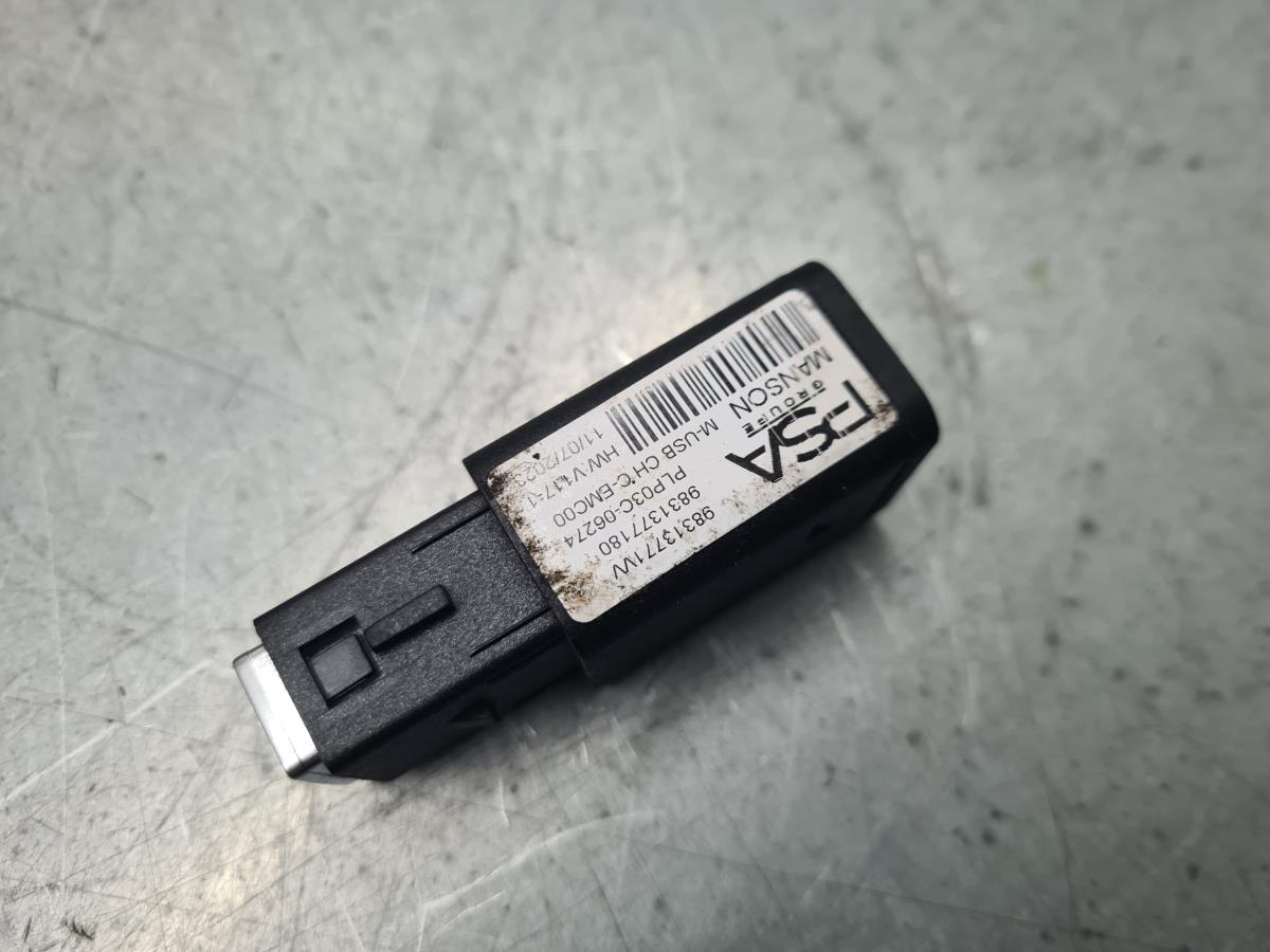 Módulo USB / AUX / IPOD PEUGEOT 208 II Imagem-1