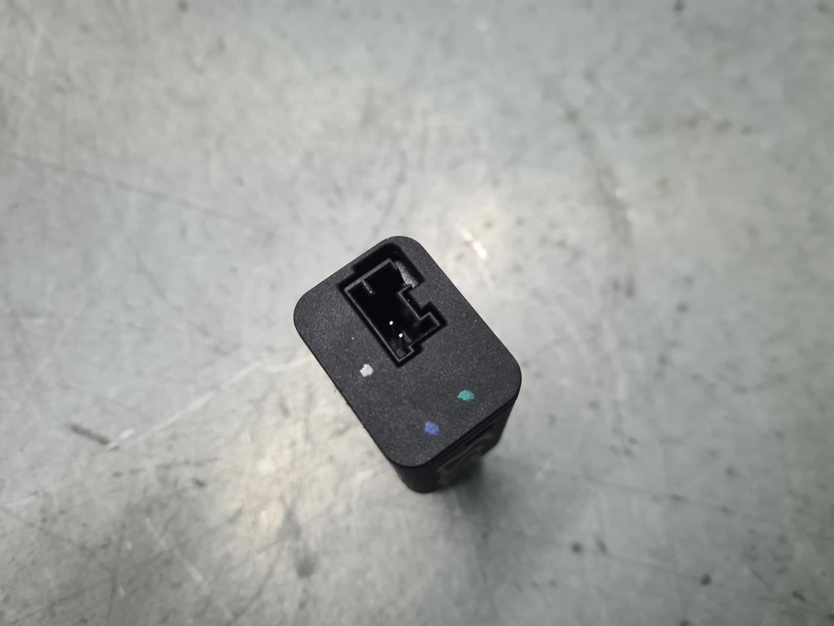 Módulo USB / AUX / IPOD PEUGEOT 208 II Imagem-1