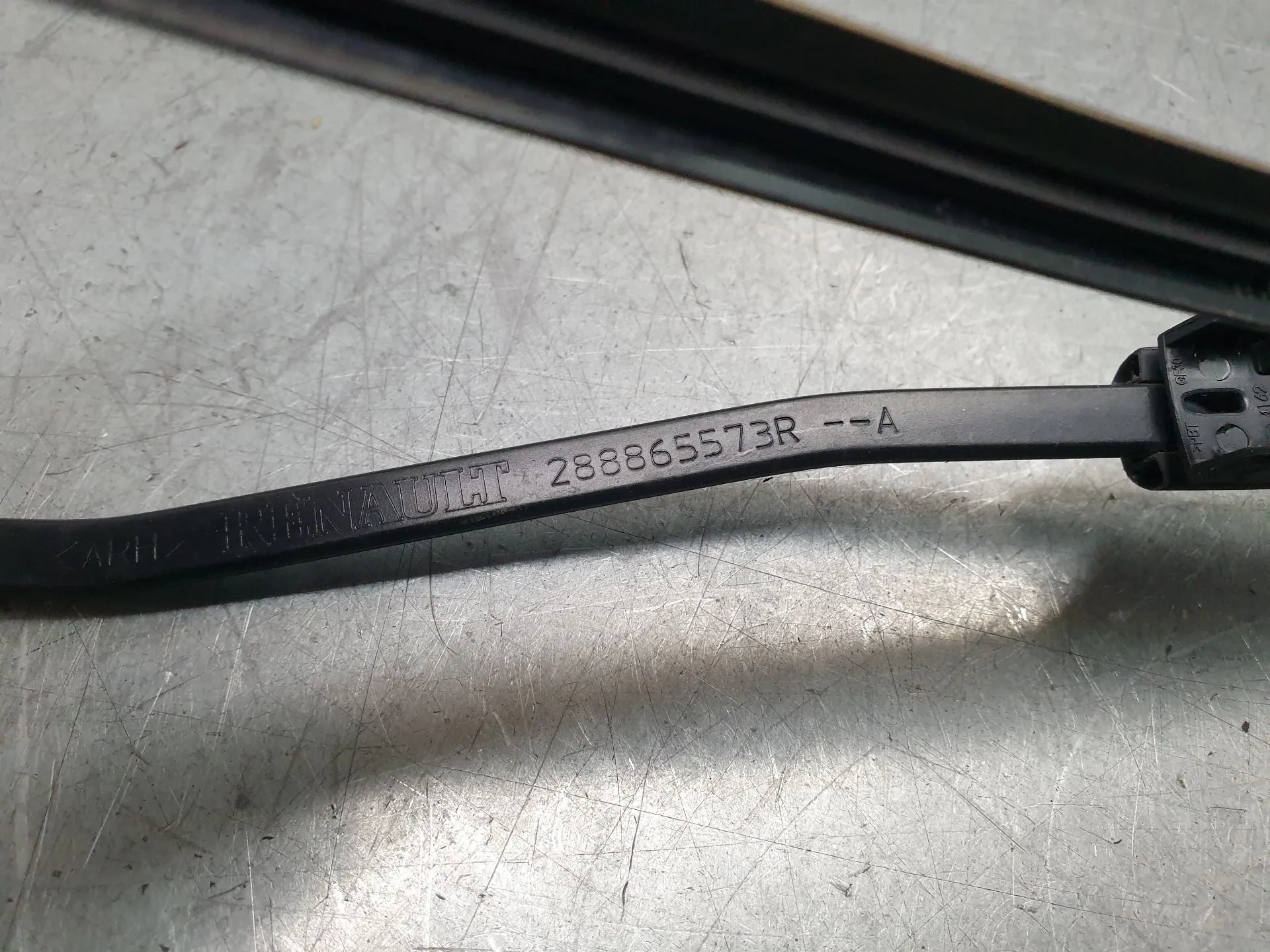 Windscreen wiper arm Right front DACIA Duster (HM_) Imagem-1