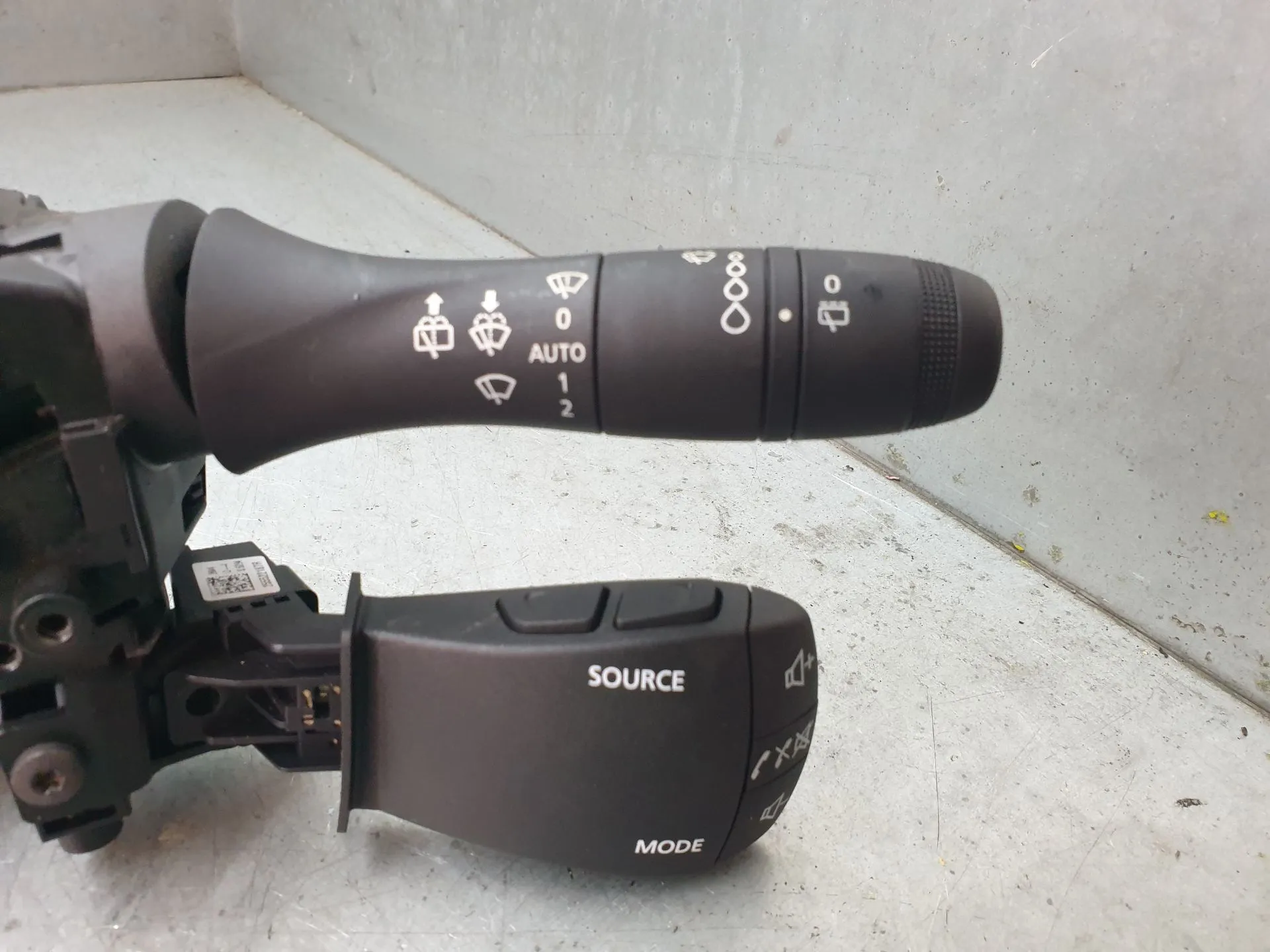 Ensemble leviers d'éclairage et essuie-glace DACIA Duster (HM_) Imagem-2