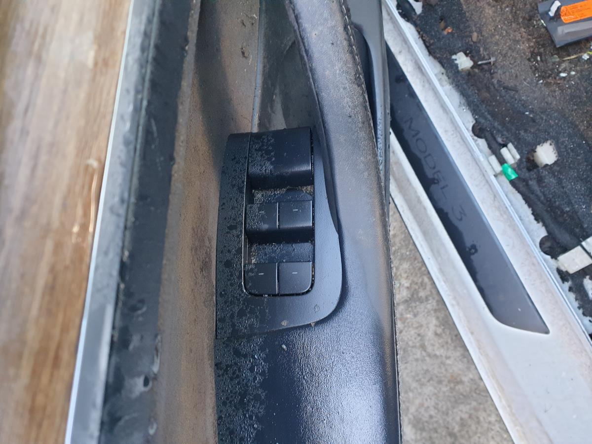 Left Front window control TESLA Model 3 (5YJ3)
