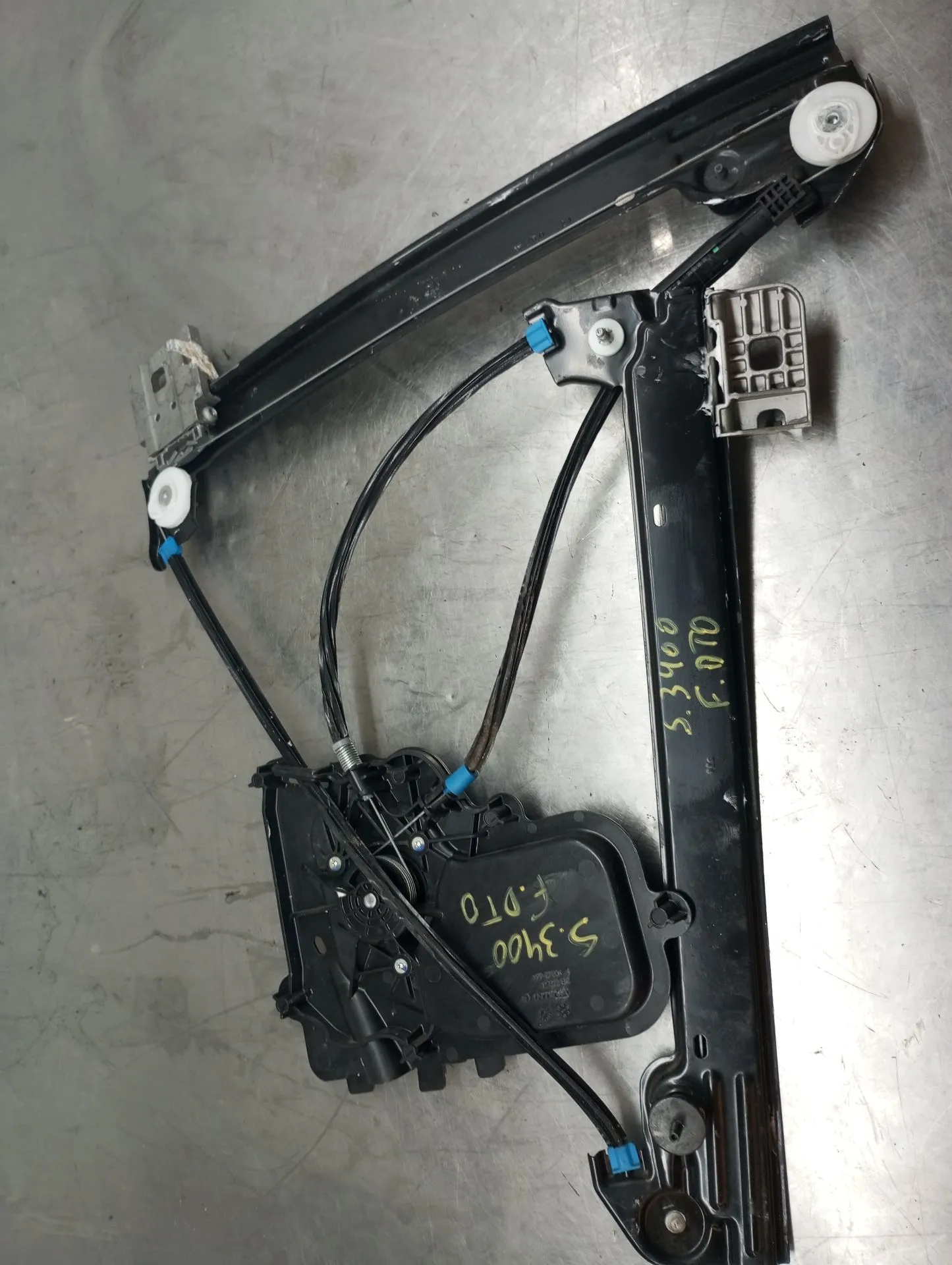 Elevador vidros frente direito TESLA Model 3 (5YJ3) Imagem-1