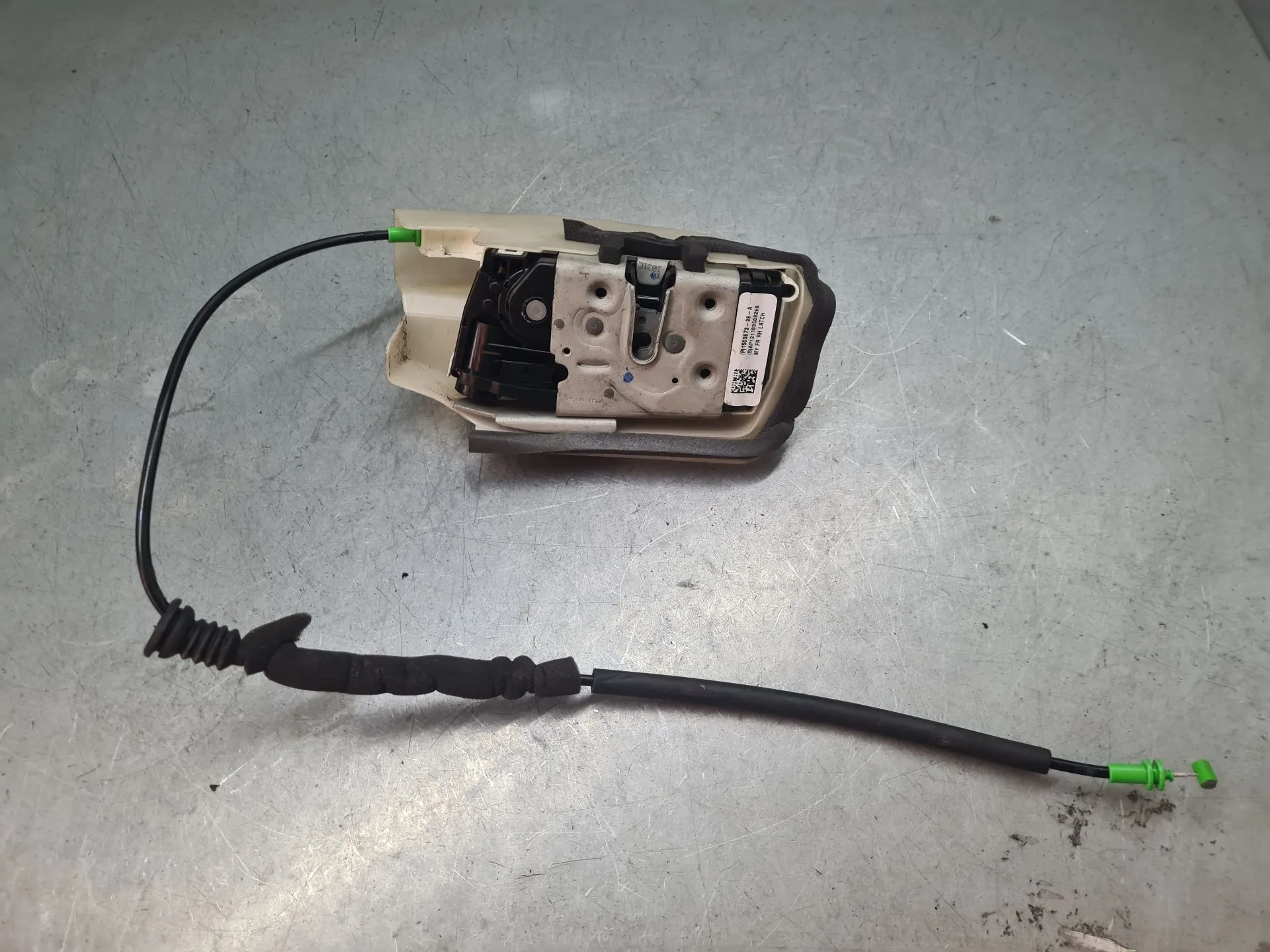 Front Right Door Lock TESLA Model 3 (5YJ3) Imagem-1