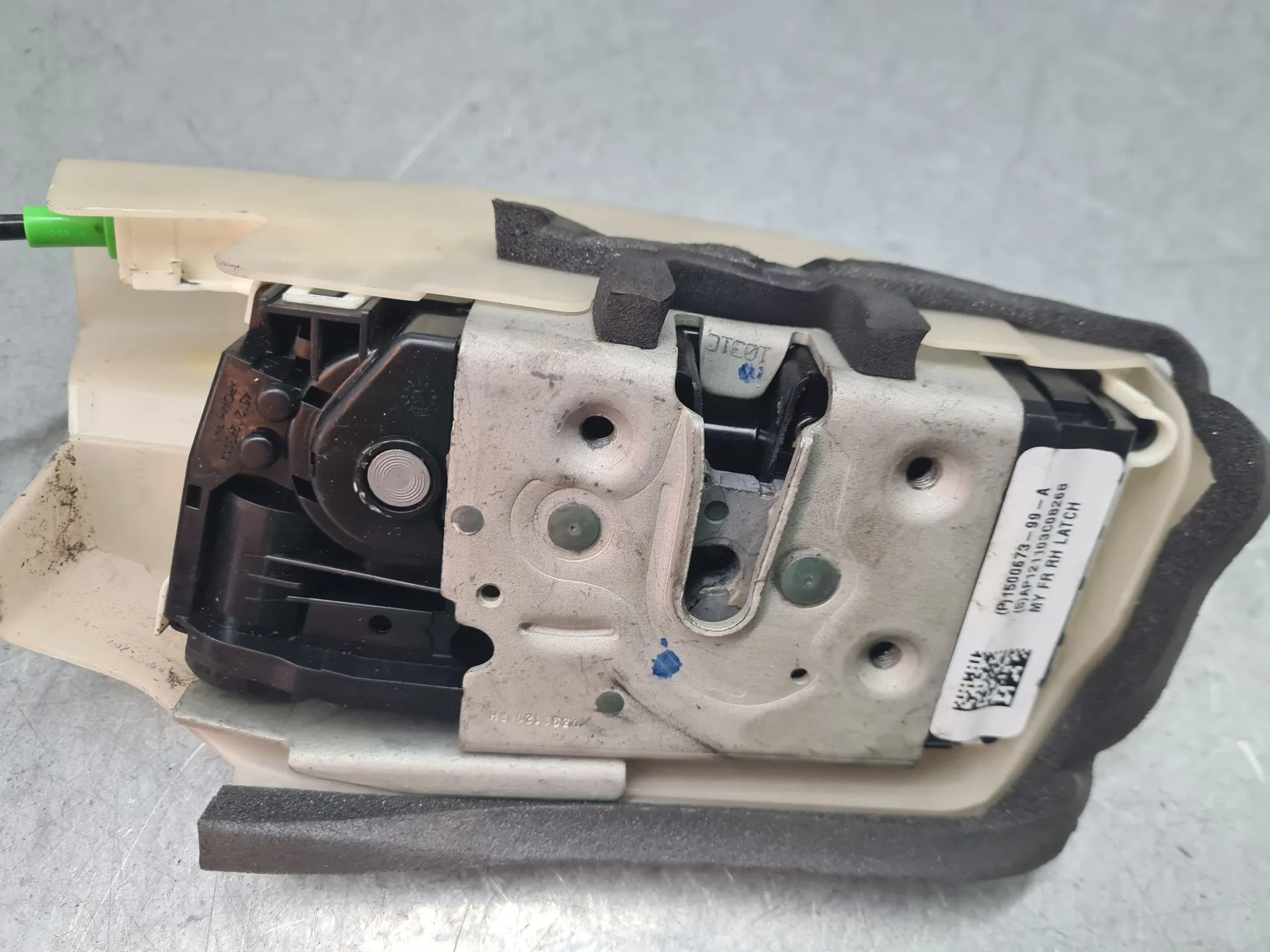 Front Right Door Lock TESLA Model 3 (5YJ3) Imagem-2