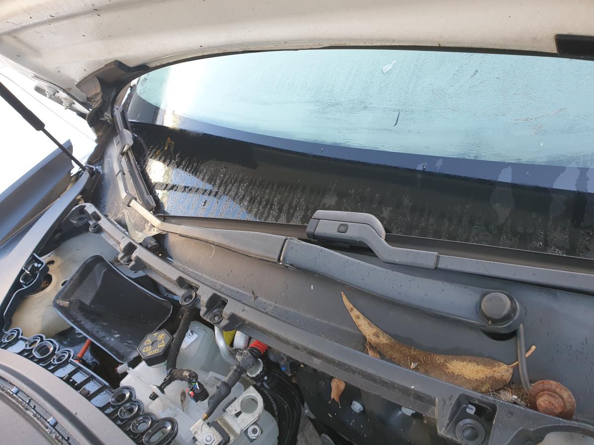 Windscreen wiper arm Right front TESLA Model 3 (5YJ3)