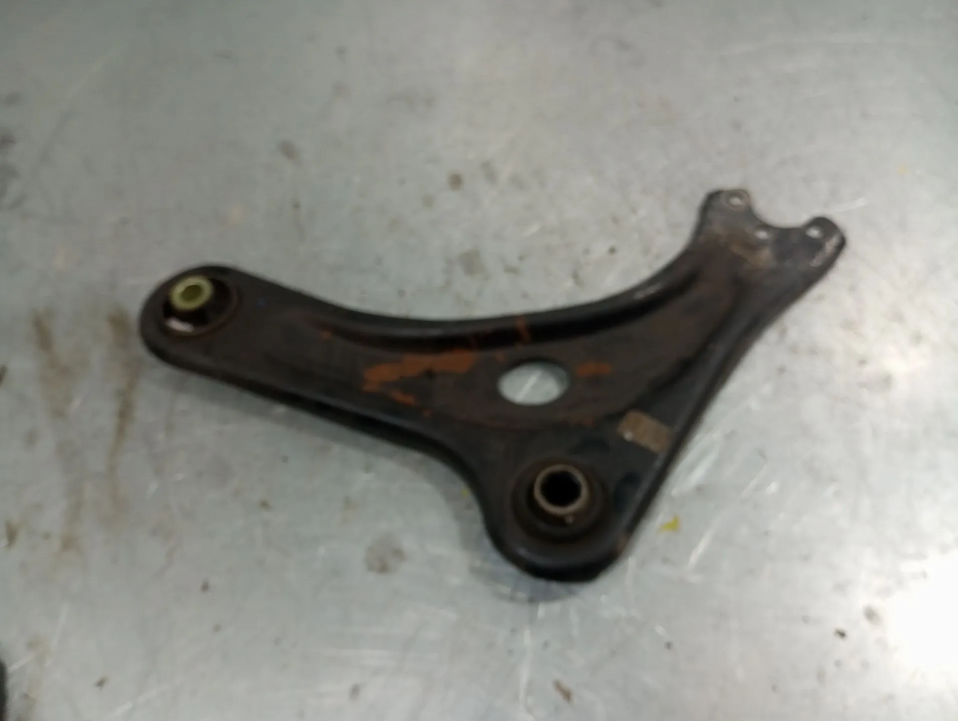 Brazo suspensión delantero izquierdo PEUGEOT 208 Imagem-1