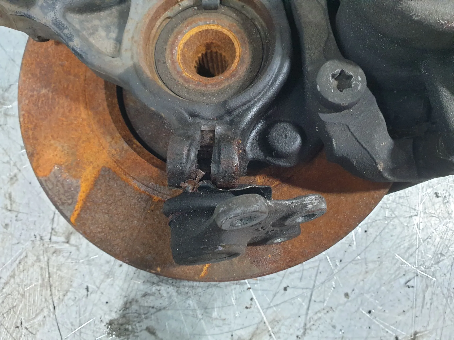 Mangueta delantera izquierda PEUGEOT 208 Imagem-3