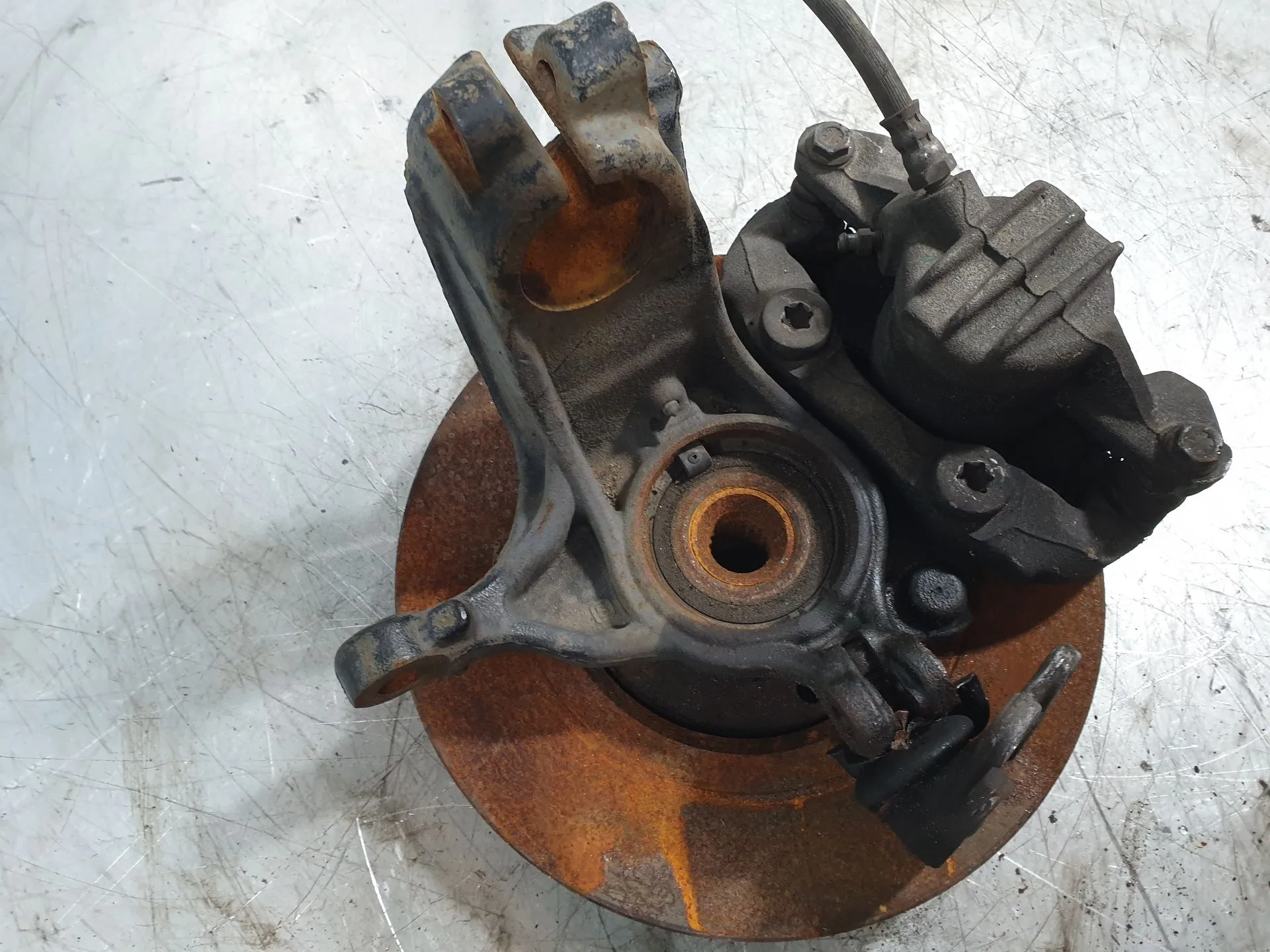 Mangueta delantera izquierda PEUGEOT 208 Imagem-2