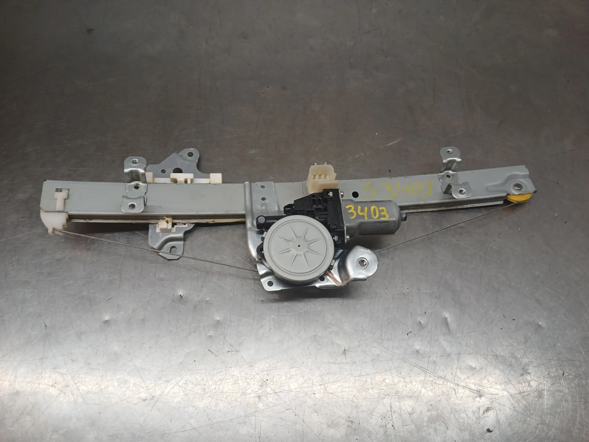 Alzavetro anteriore sinistro NISSAN Micra V (K14)