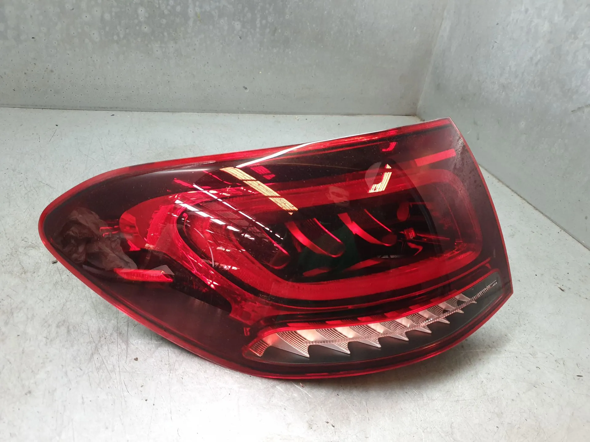 Left Tail light MERCEDES-BENZ GLC (X253)