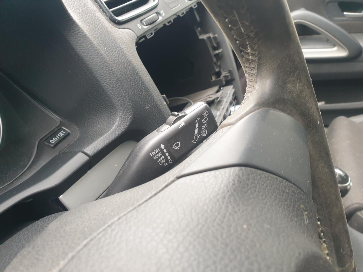 Ensemble leviers d'éclairage et essuie-glace VOLKSWAGEN Scirocco (137, 138) Imagem-1