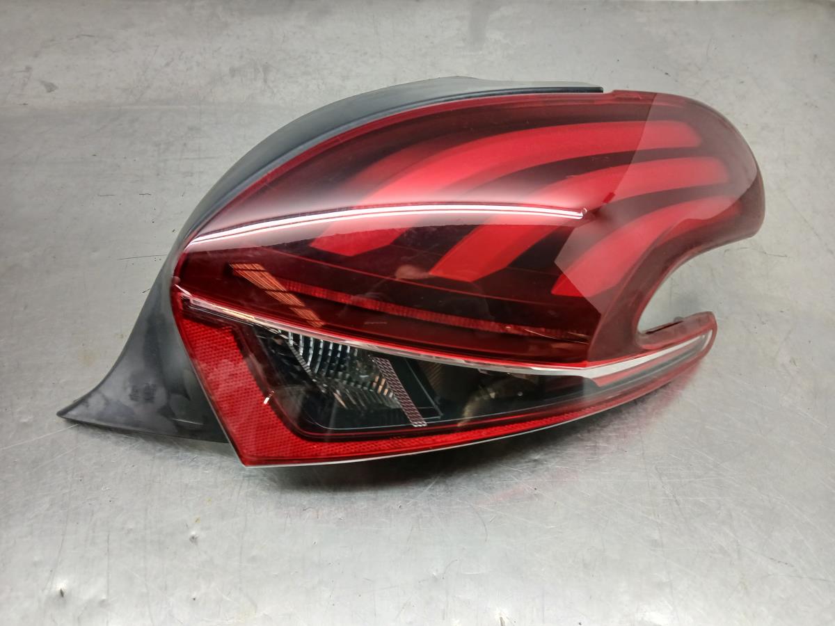 Piloto derecho PEUGEOT 208