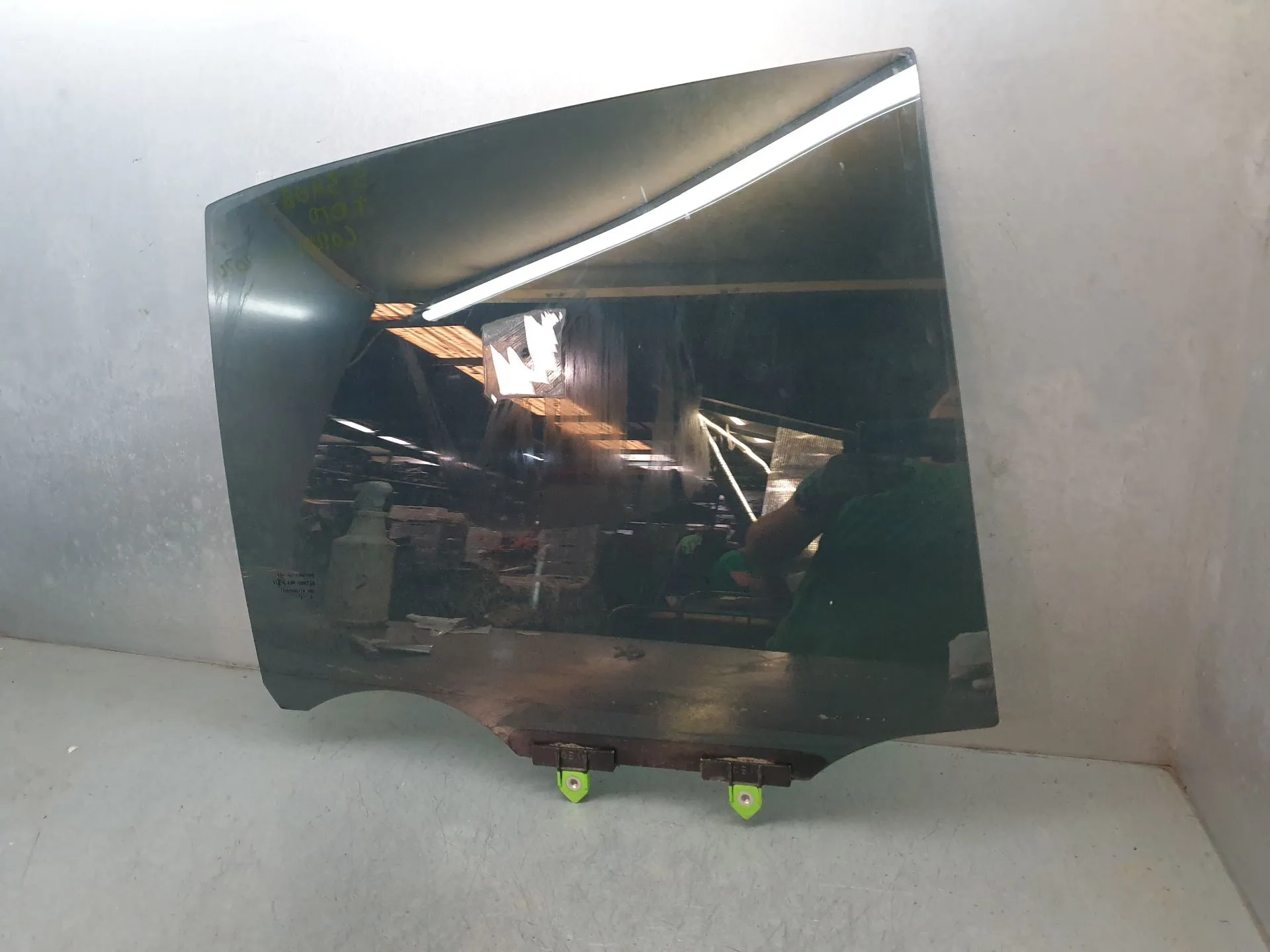 Vidro porta trás direito TOYOTA Corolla Hatchback (_E21_) Imagem-0