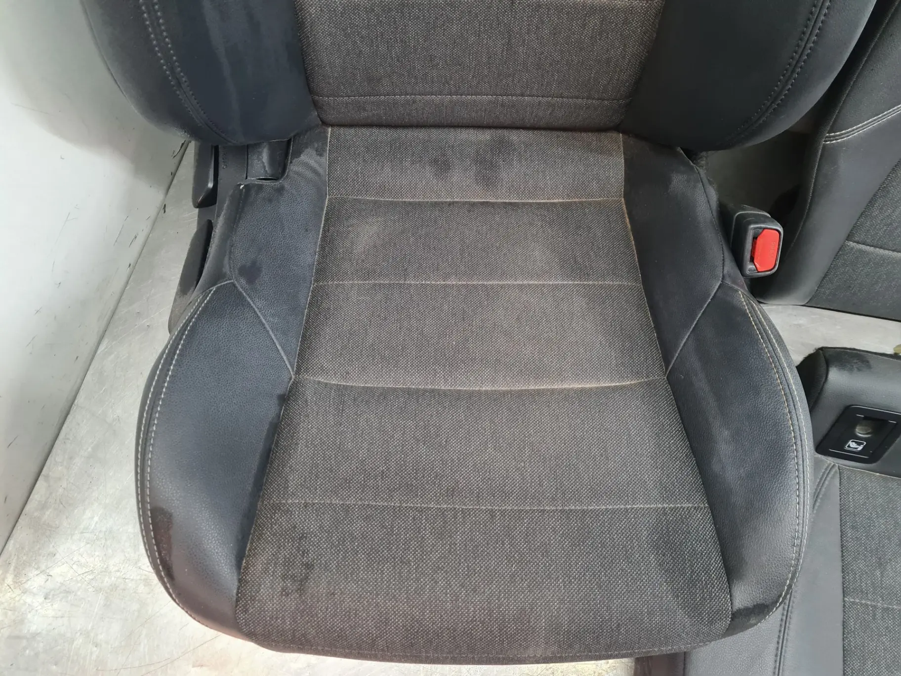 Ensemble sièges TOYOTA Corolla Hatchback (_E21_) Imagem-3