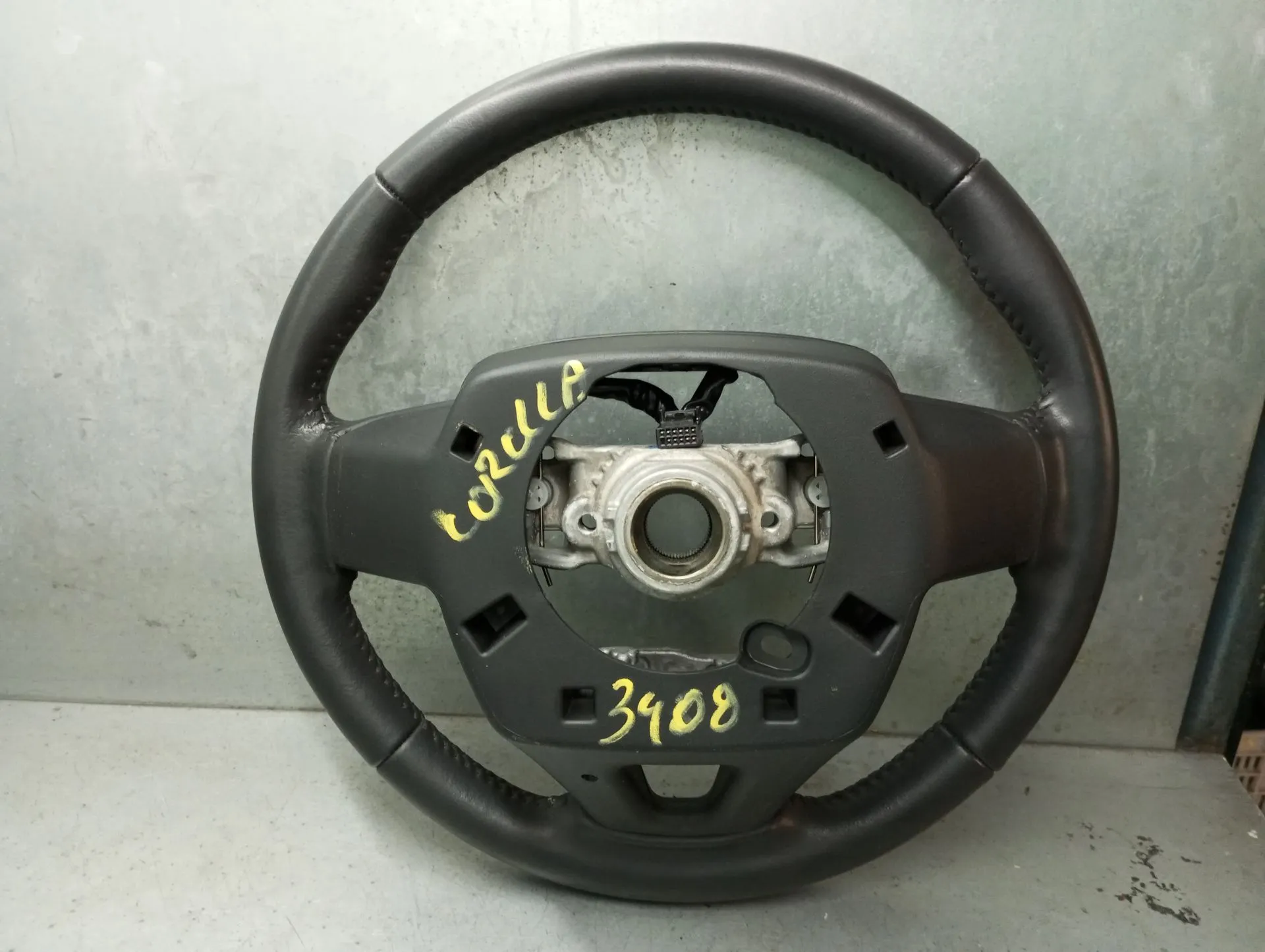 Volante TOYOTA Corolla Hatchback (_E21_) Imagem-1