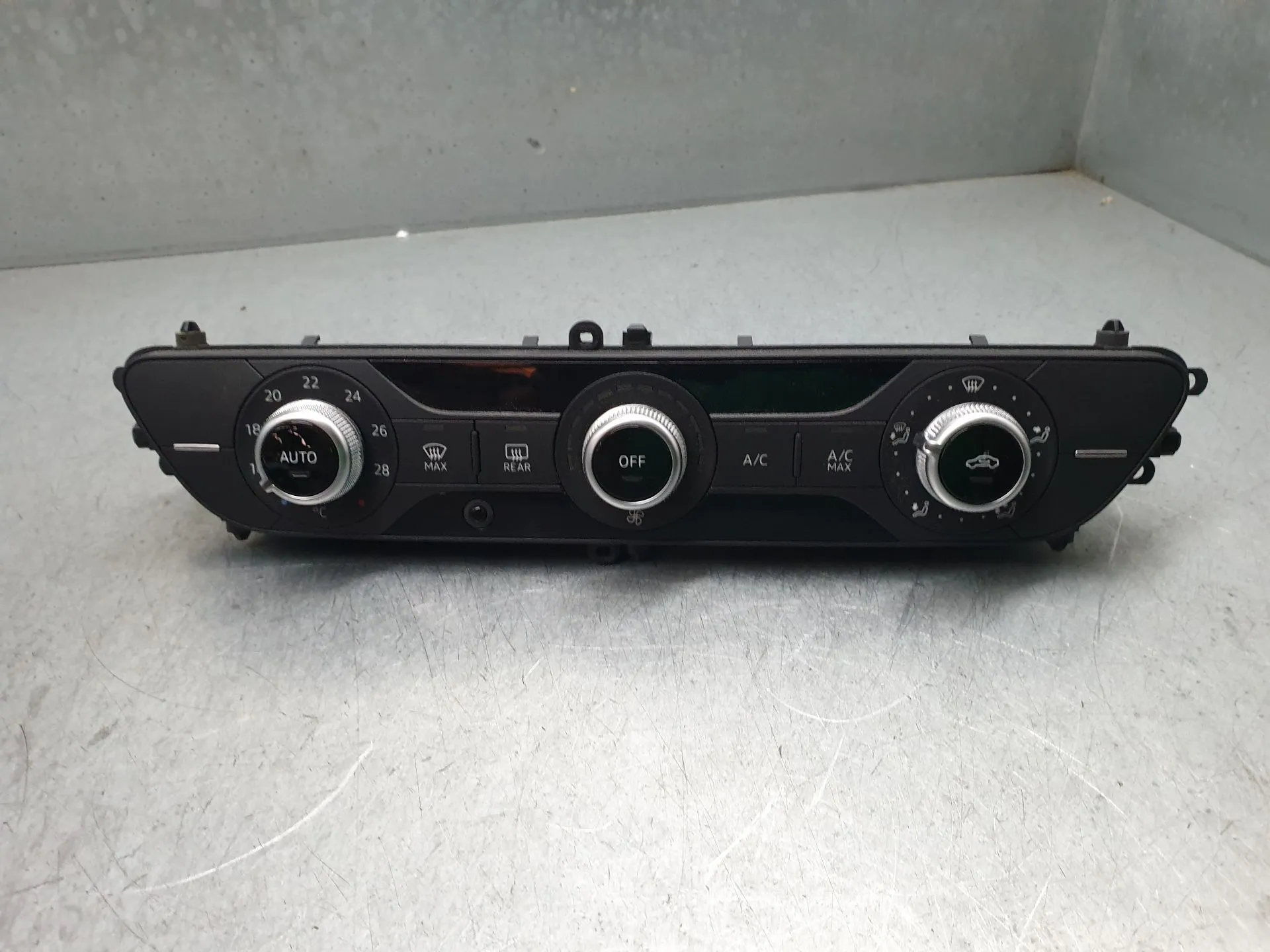 Commande chauffage AUDI A4 (8W2, 8WC, B9)