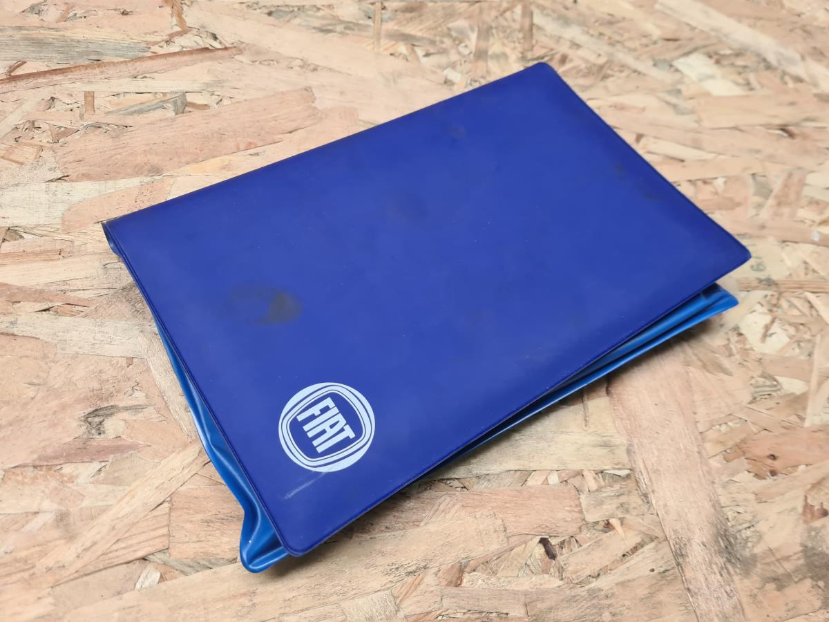 Bolsa com manual de utilizador do veículo FIAT 500X (334_)