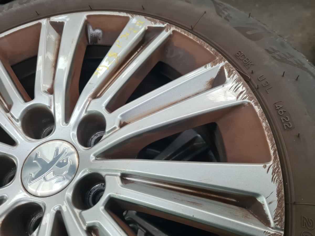 Right front Rim PEUGEOT 308 II Imagem-1
