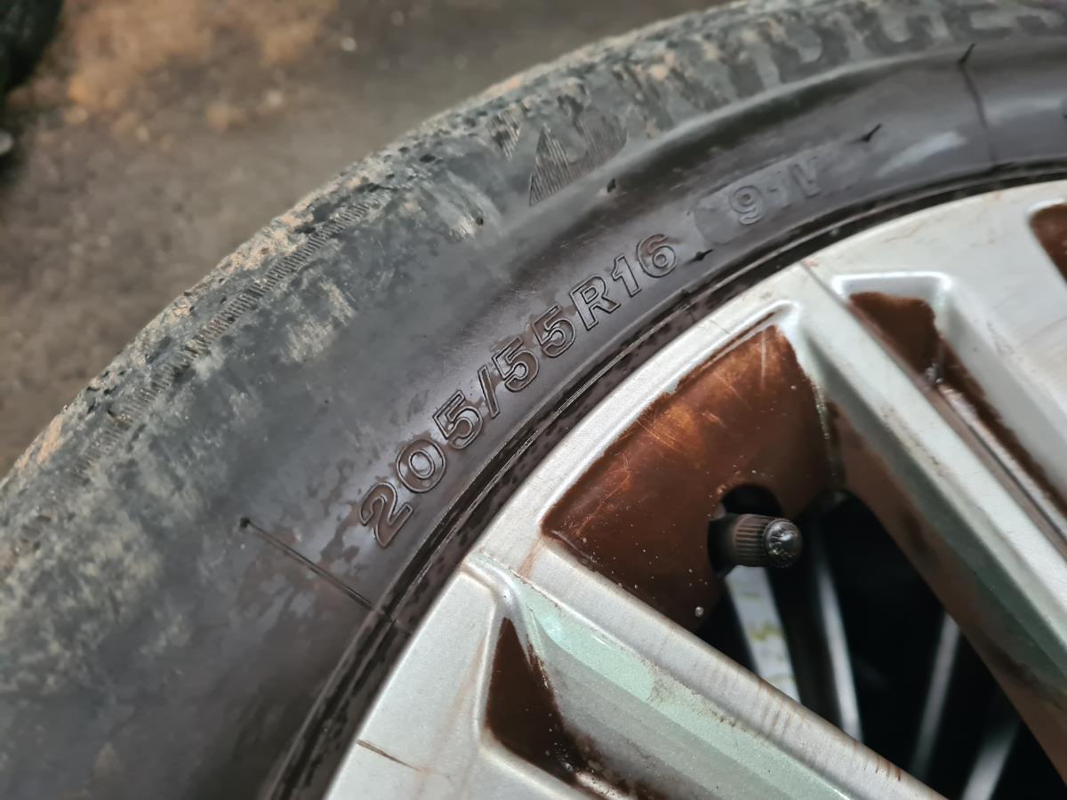 Neumático PEUGEOT 308 II Imagem-2