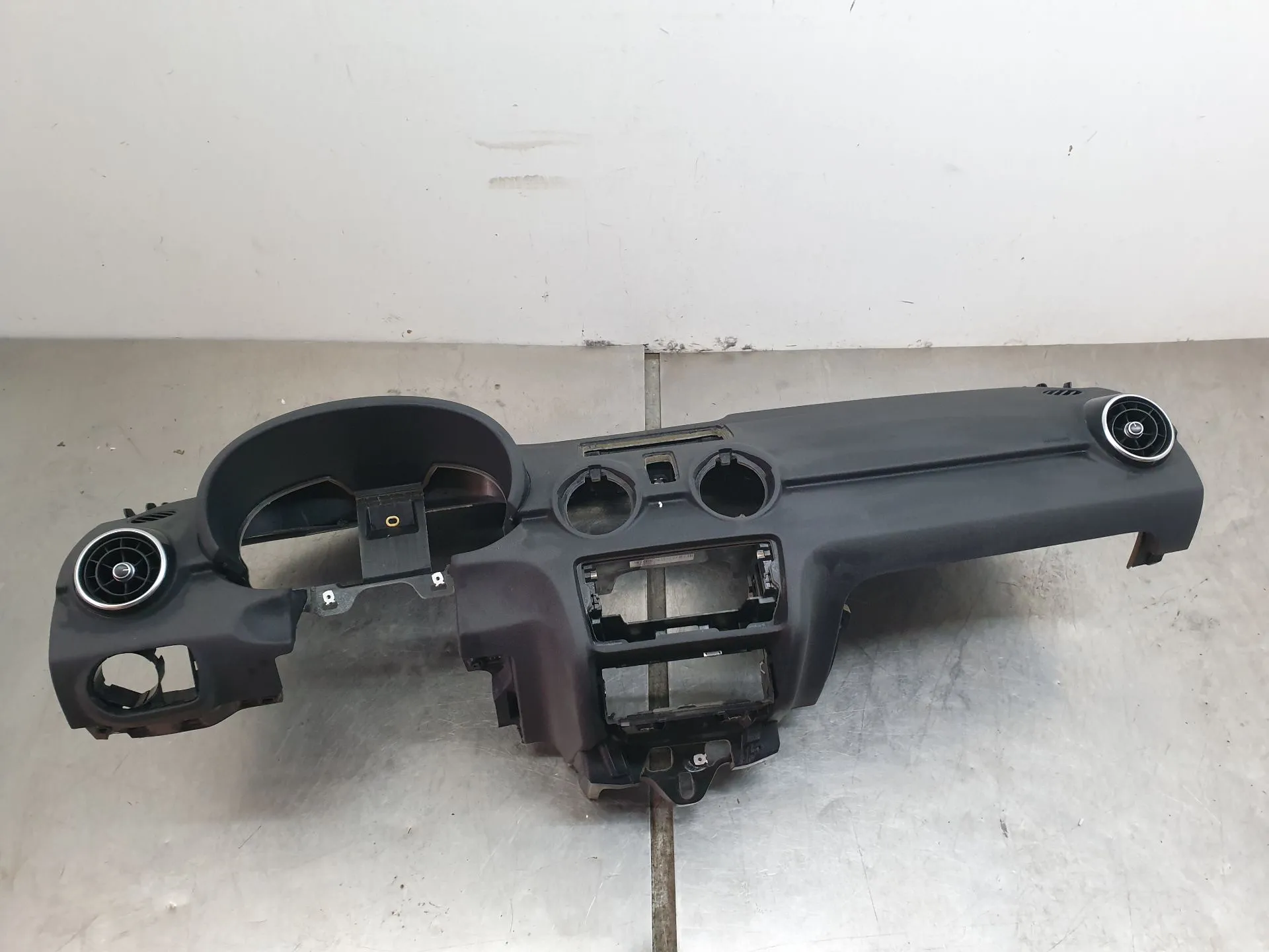Tablier AUDI A1 Sportback (8XA, 8XF)