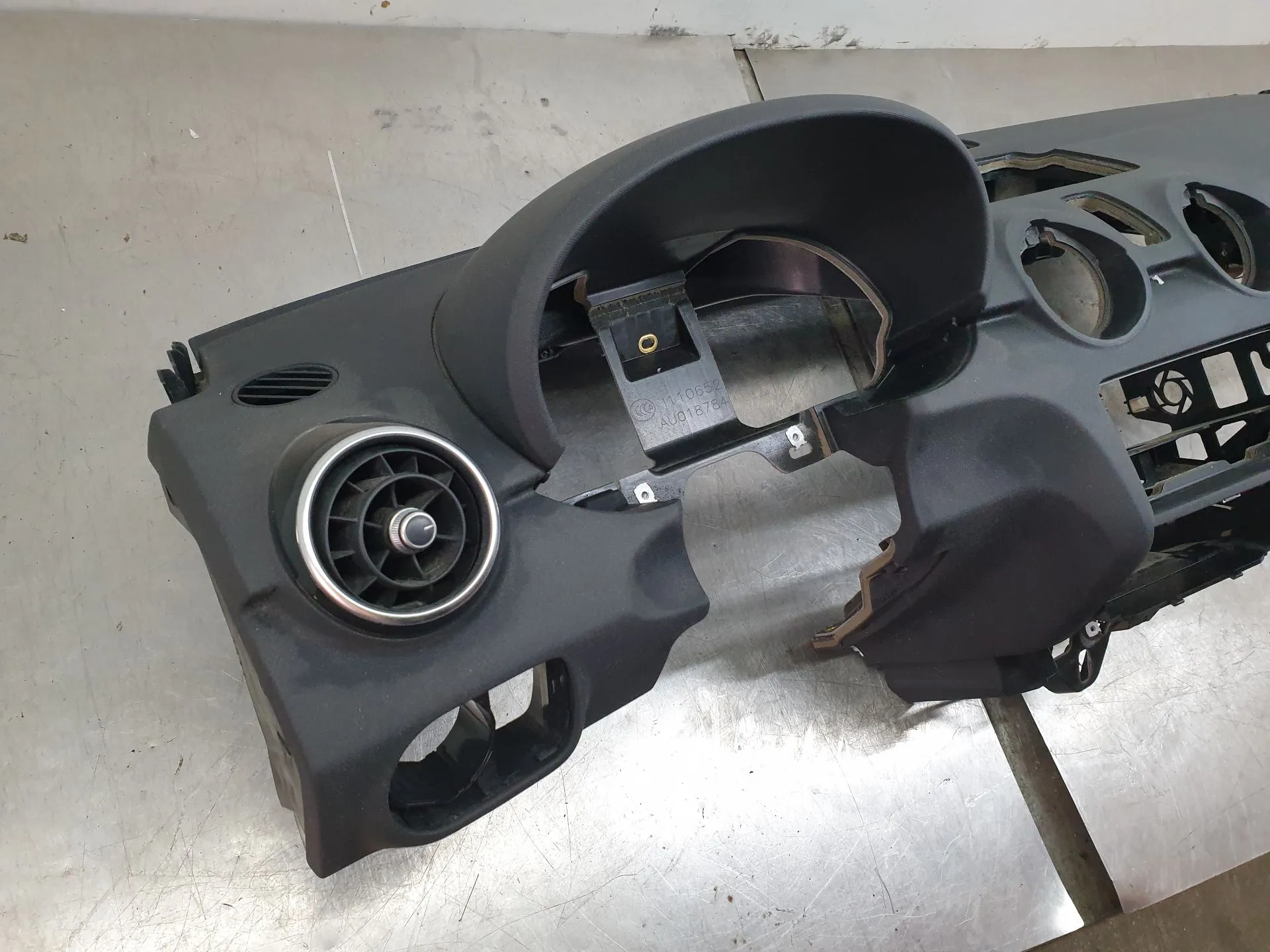 Tablier AUDI A1 Sportback (8XA, 8XF) Imagem-1