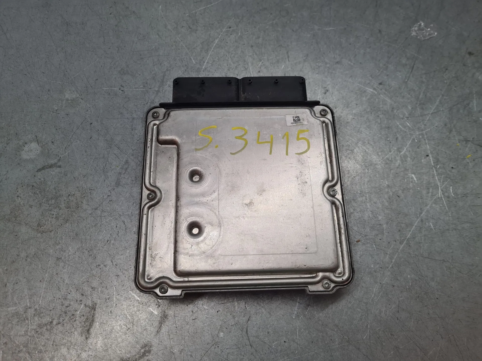 Engine control unit / ECU VOLKSWAGEN Touran (5T)