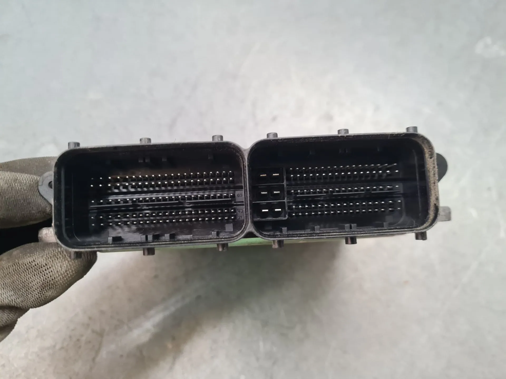 Engine control unit / ECU VOLKSWAGEN Touran (5T) Imagem-1