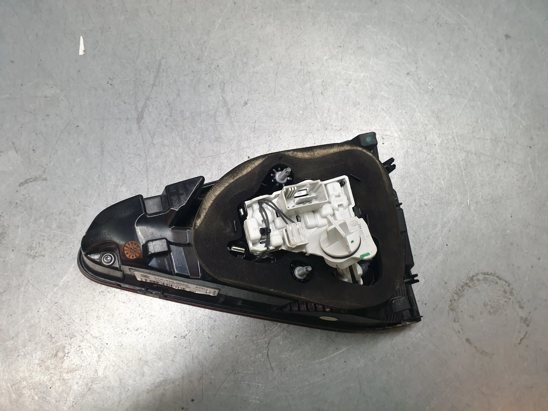 Feu de coffre Gauche VOLKSWAGEN Touran (5T) Imagem-3