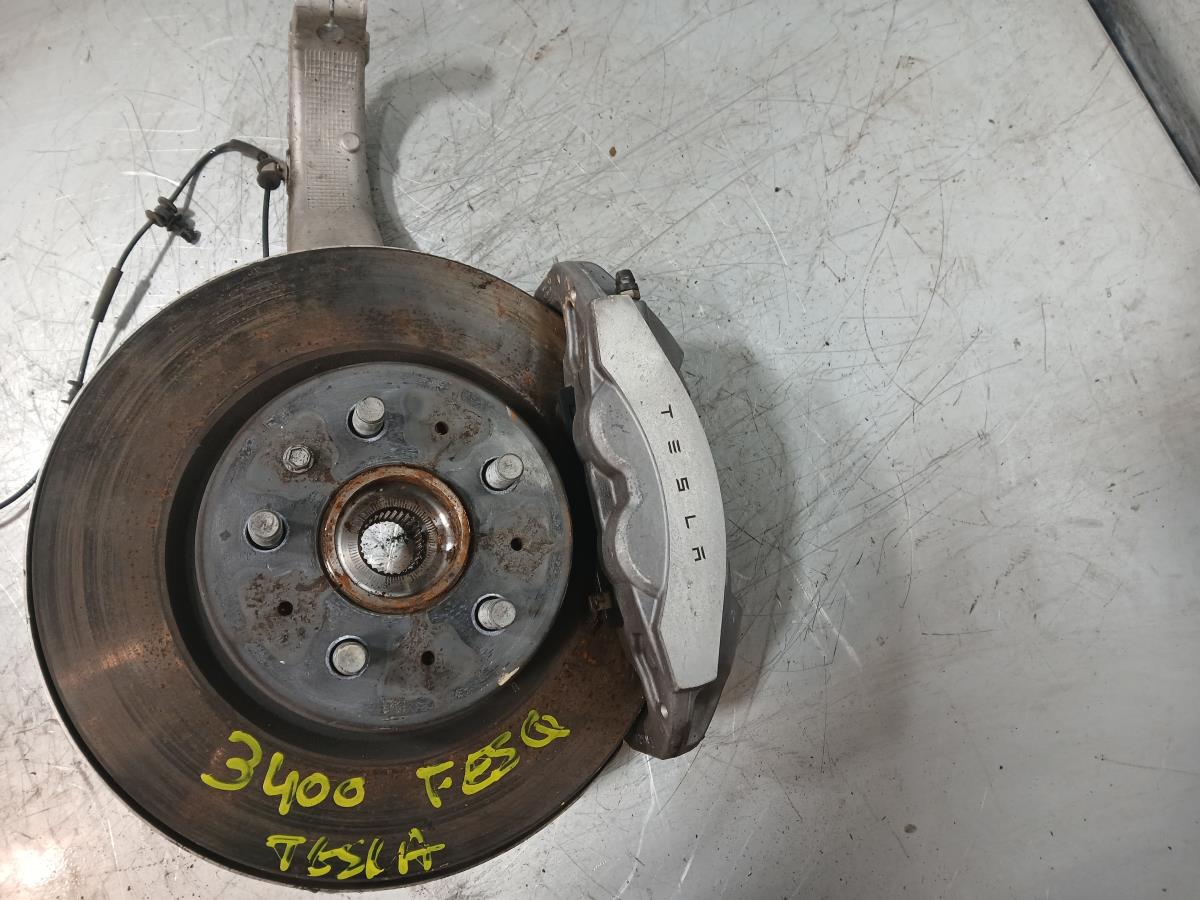 Pinça travão / maxila de travão frente esquerda TESLA Model 3 (5YJ3)