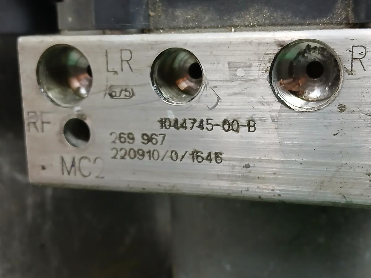 ABS TESLA Model 3 (5YJ3) Imagem-6