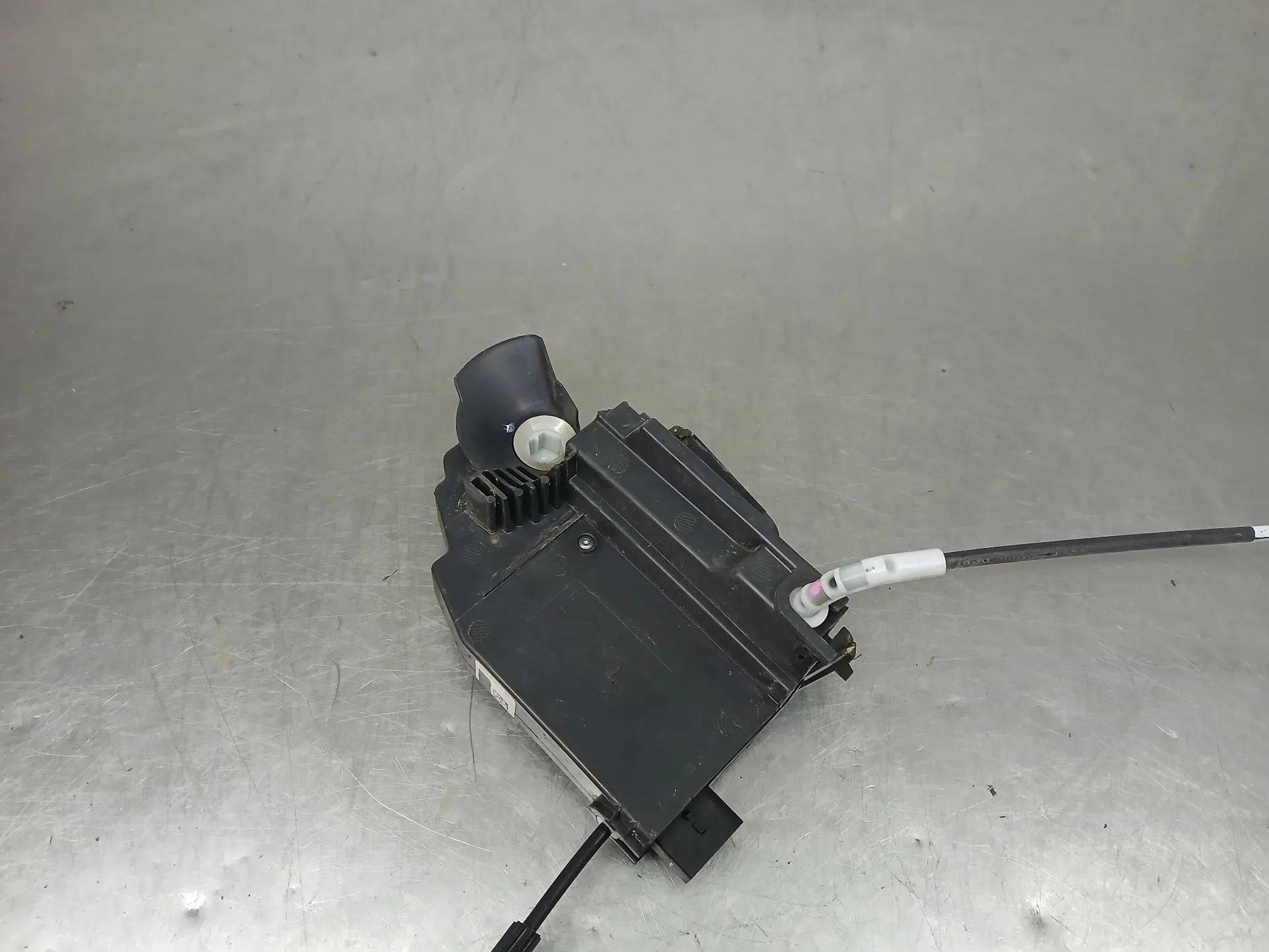 Cerradura / cierre puerta delantero izquierdo PEUGEOT 308 II Imagem-2