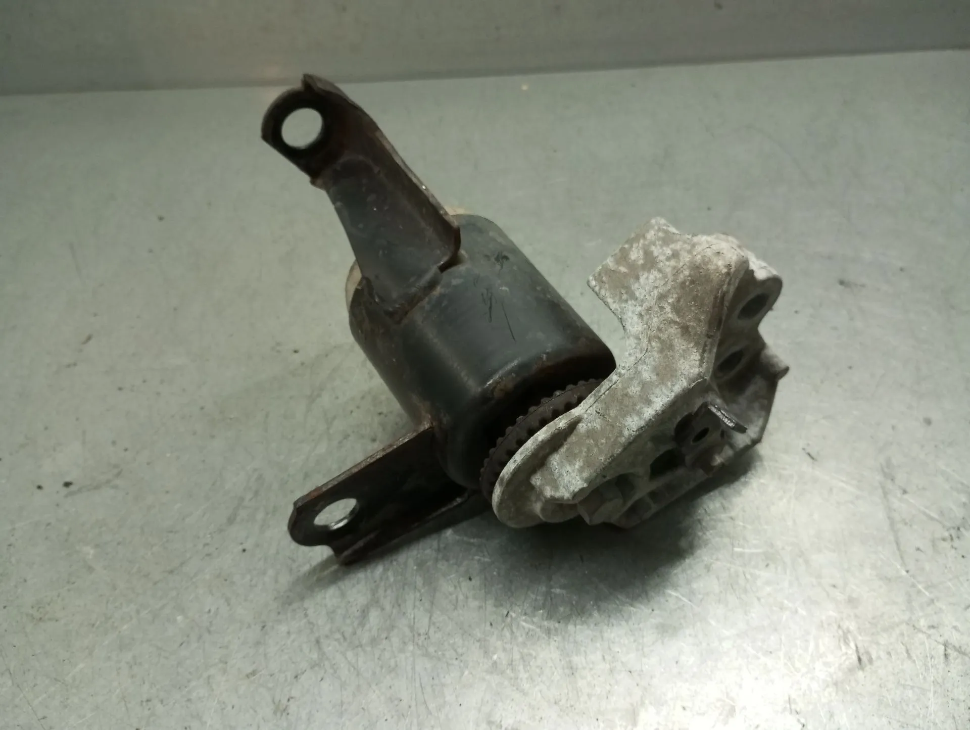 Engine Mount FORD Fiesta VI (CB1, CCN) Imagem-3