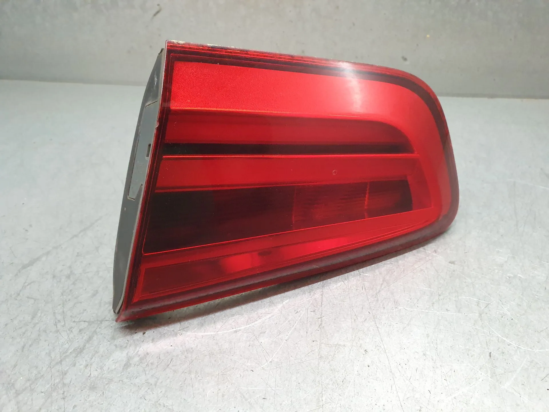 Farolim da mala direito BMW 1 (F20)