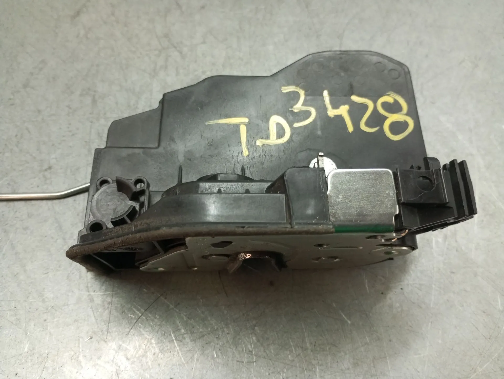 Fechadura / fecho porta trás direito BMW 1 (F20)