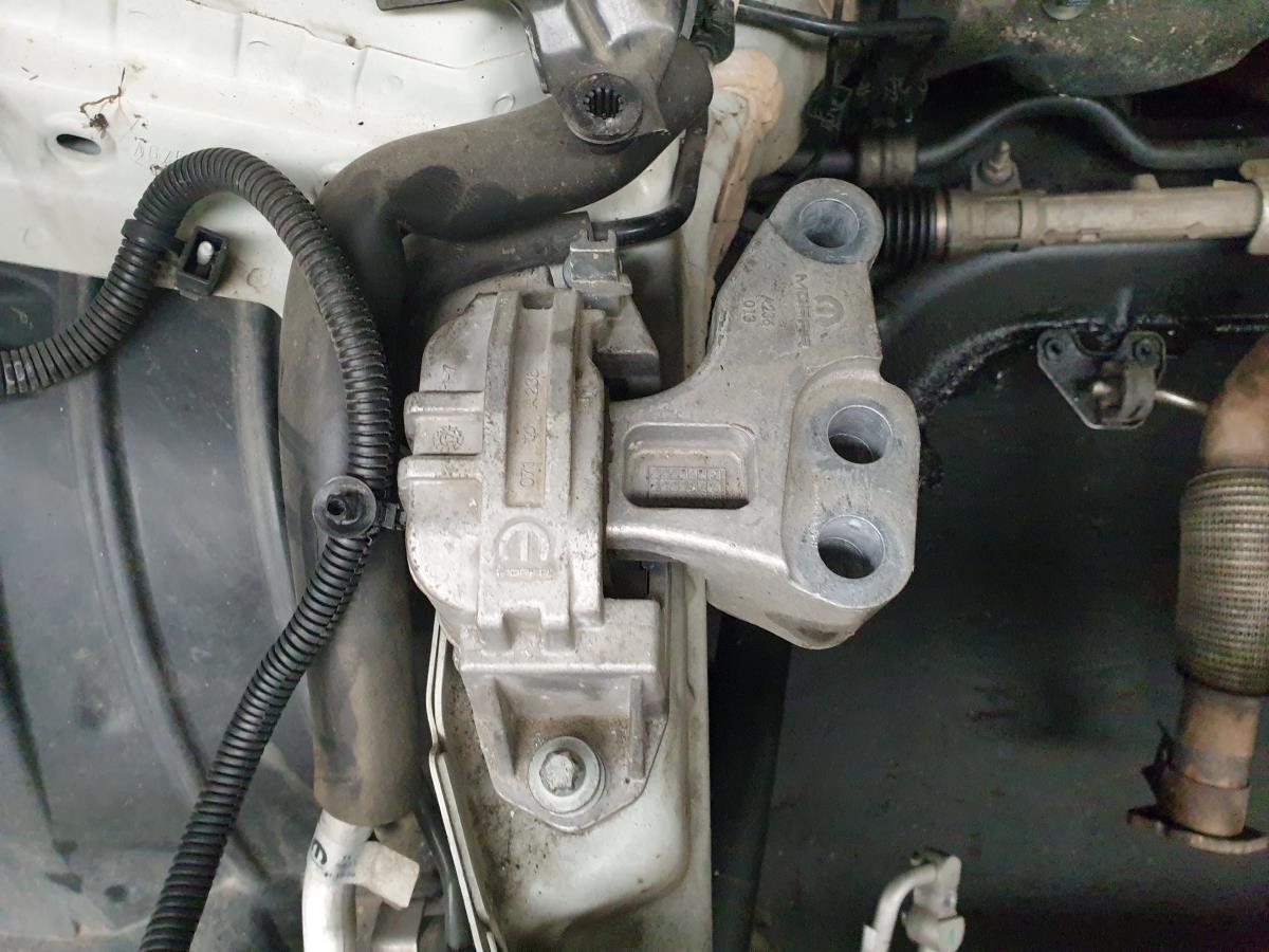 Apoio do motor FIAT 500X (334_)