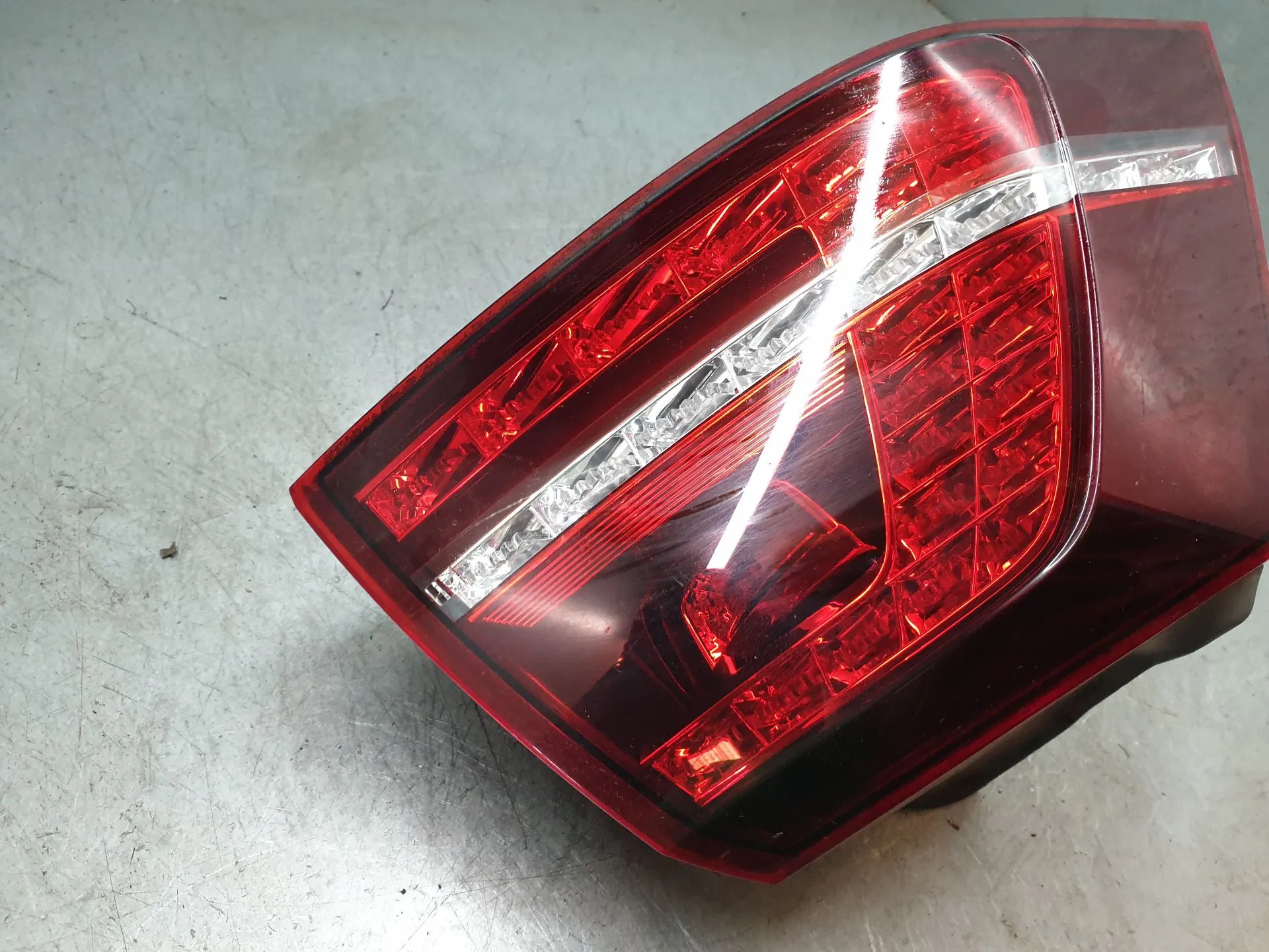 Feu arrière Gauche VOLKSWAGEN Golf VII (5G1, BQ1, BE1, BE2) Imagem-1