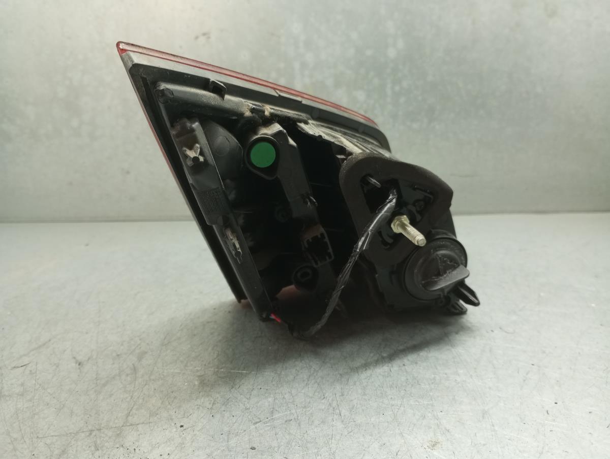 Right Tailgate light PEUGEOT 308 II Imagem-1