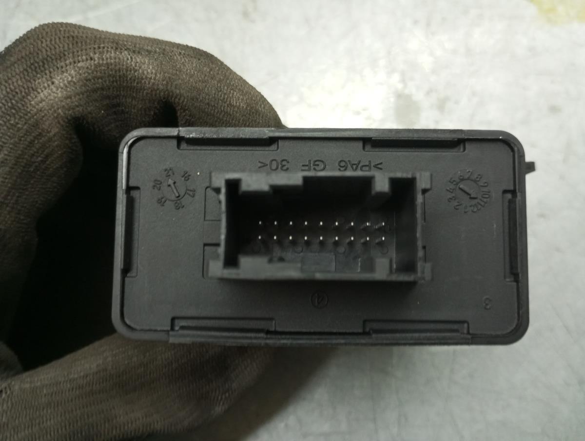 Lighting control unit / Lights ECU PEUGEOT 208 II Imagem-2