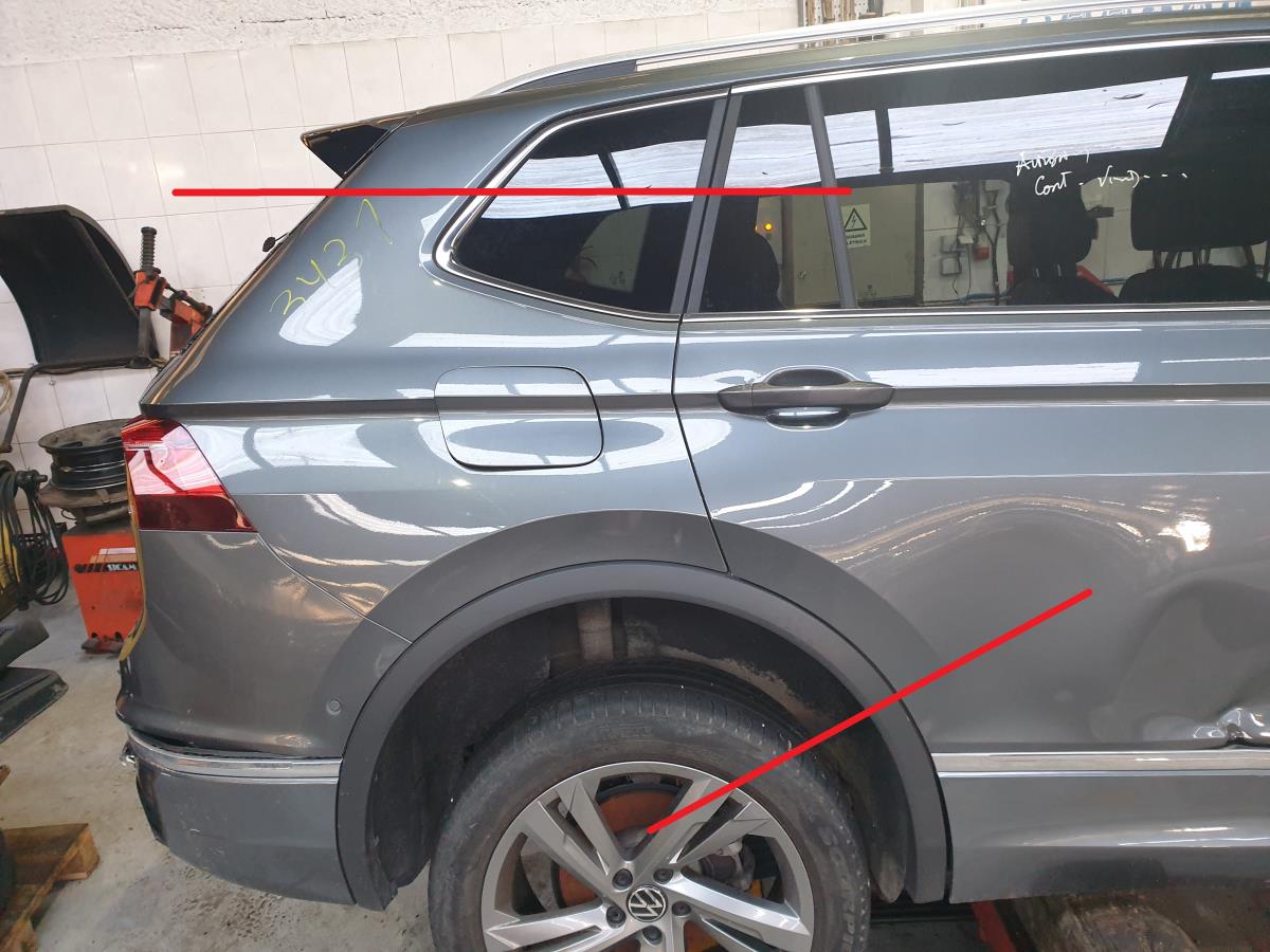 Painel trás direito VOLKSWAGEN Tiguan Allspace (BW2)