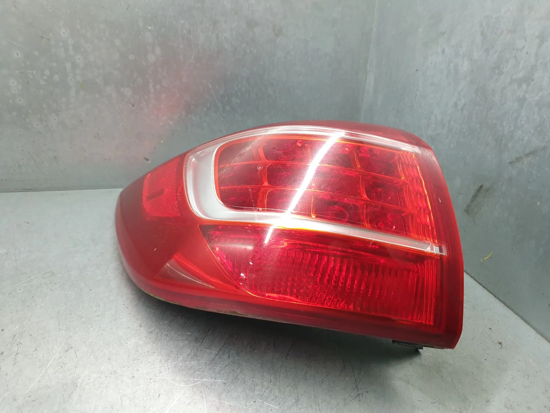 Left Tail light KIA Sportage (SL)
