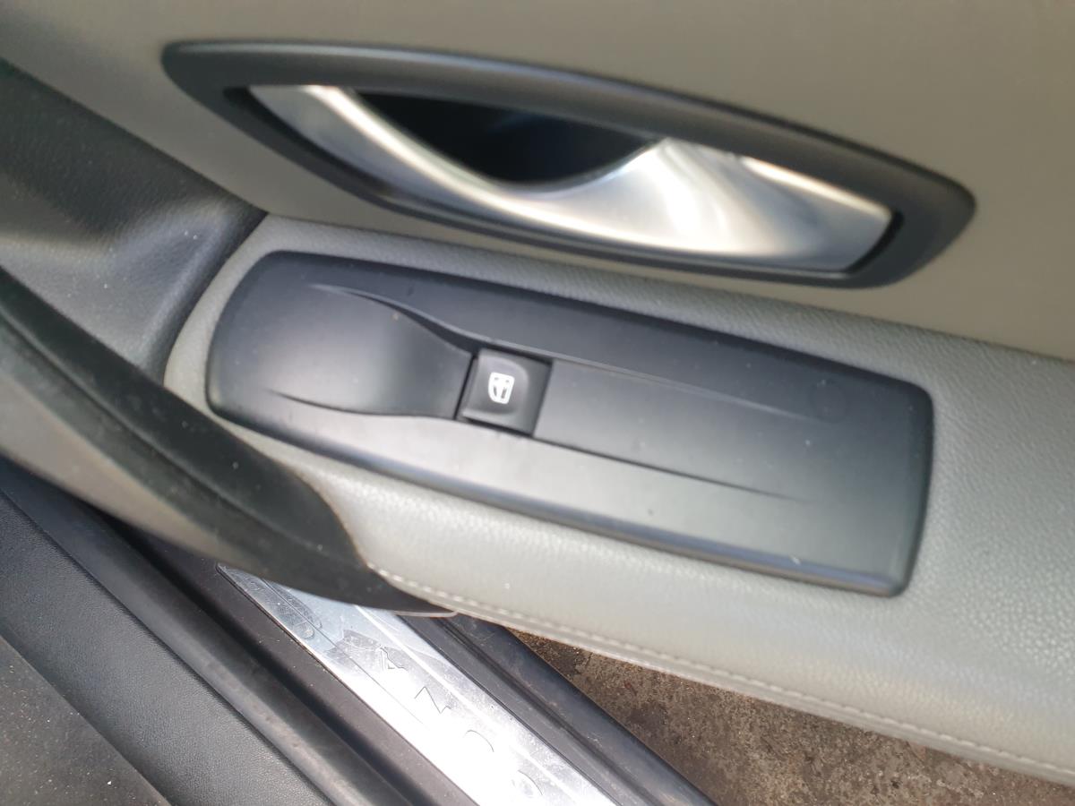 Comando / interruttore alzacristallo anteriore destro RENAULT Laguna Coupé (DT0/1)