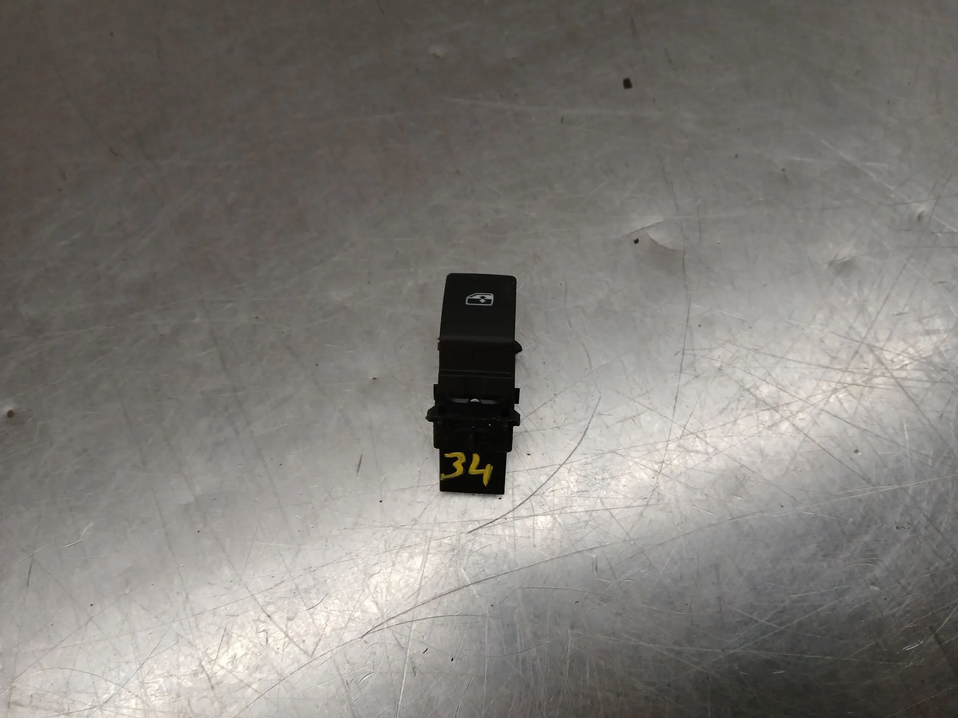 Comando / interruttore alzacristallo posteriore sinistro VOLKSWAGEN ID.4 (E21)