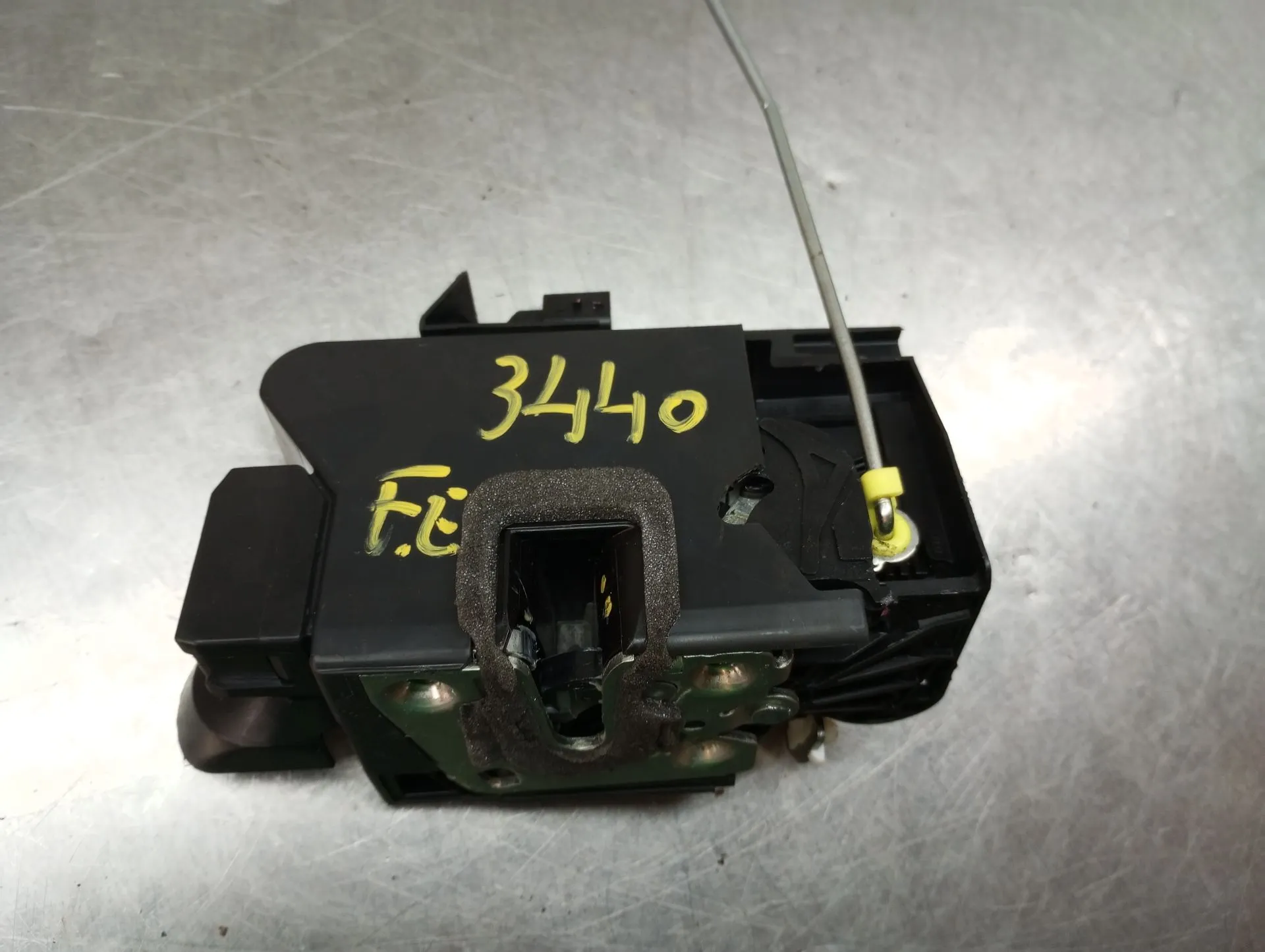 Fechadura / fecho porta frente esquerdo DACIA Sandero III